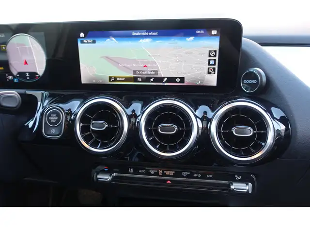 Mercedes-Benz B-Class view 13