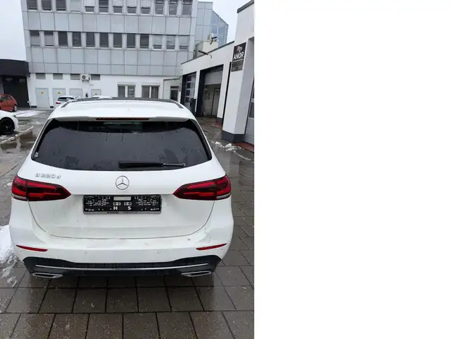 Mercedes-Benz B-Class view 4