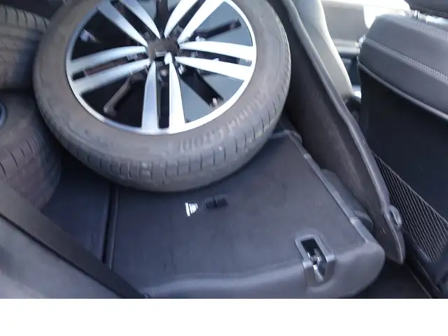 Mercedes-Benz B-Class view 10