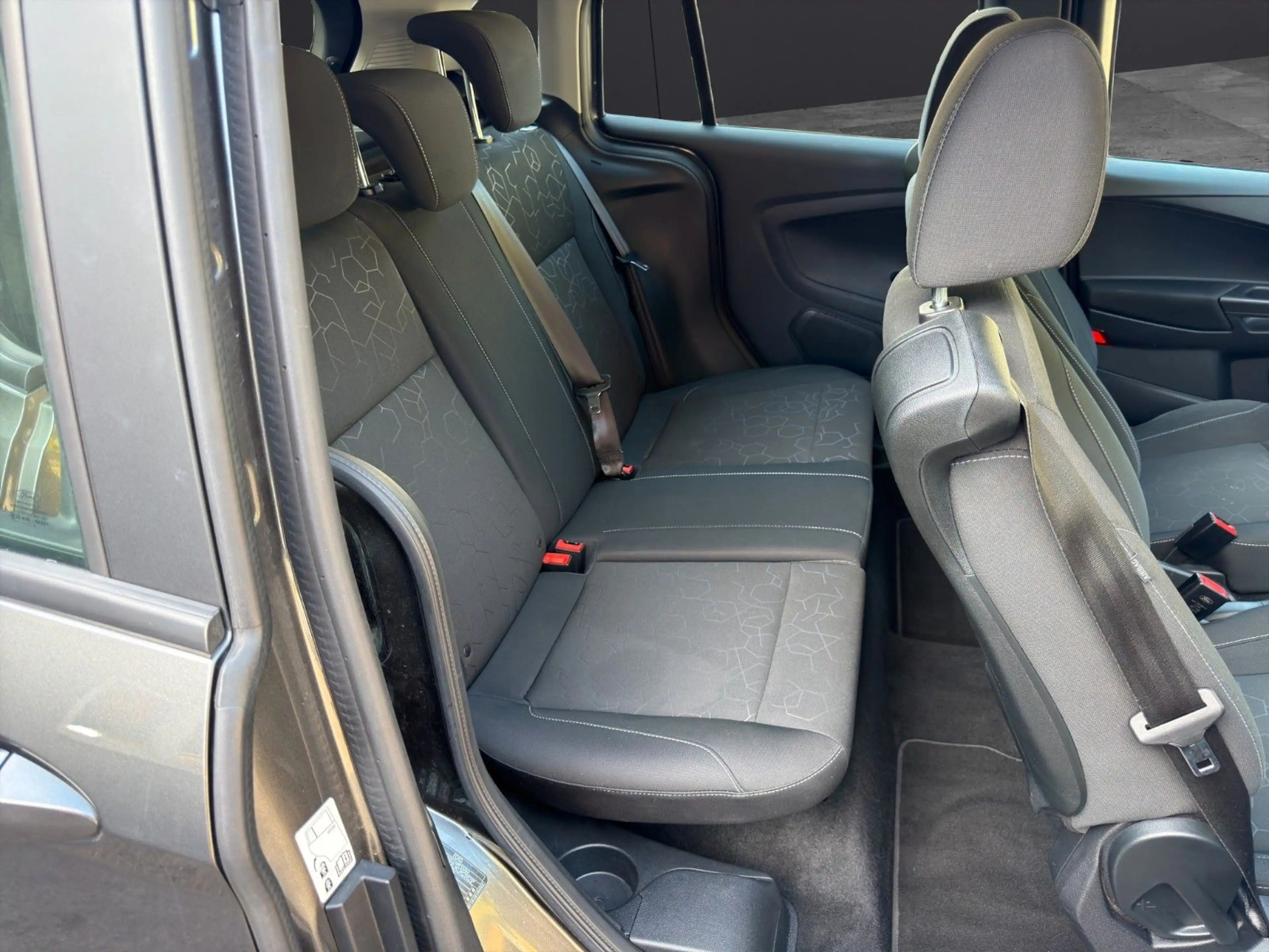 Ford B-Max B-MAX / PDC /  SITZHZ / AUTOMATIK / TOP — photo 13