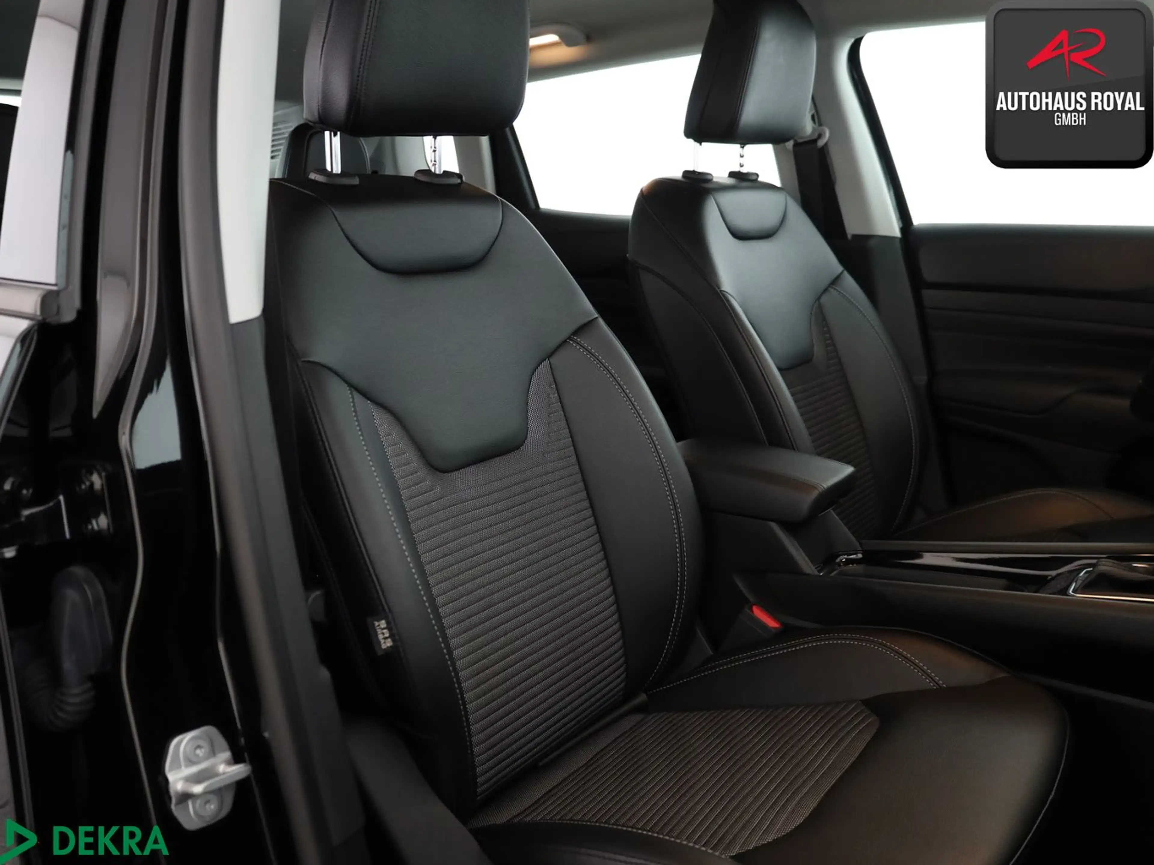 Jeep Compass 1.5 GSE e-Hybrid ALTITUDE 360GRAD,ACC,SH — photo 11
