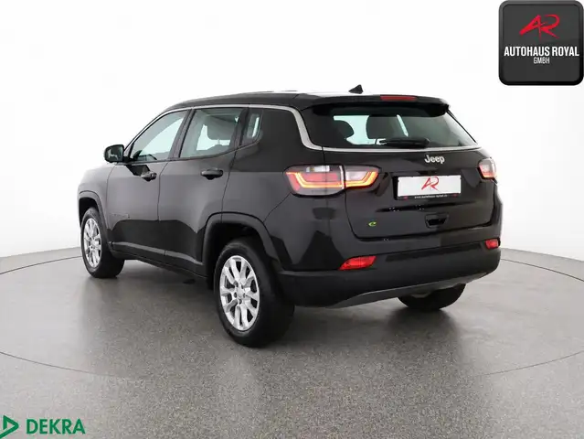 Jeep Compass view 3