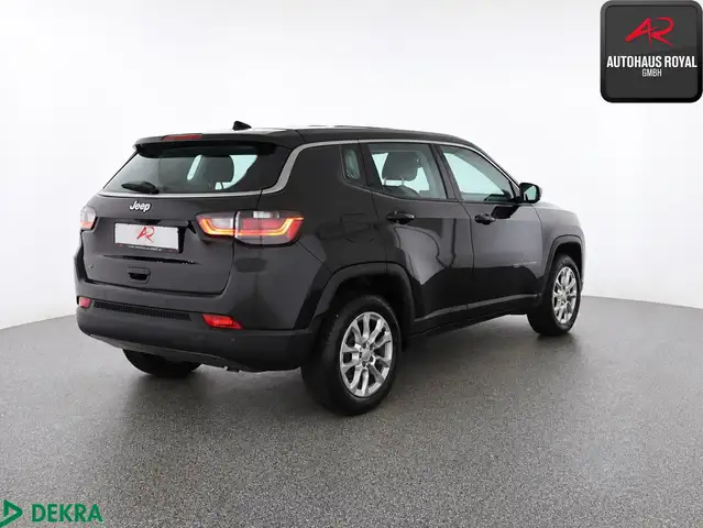 Jeep Compass view 5