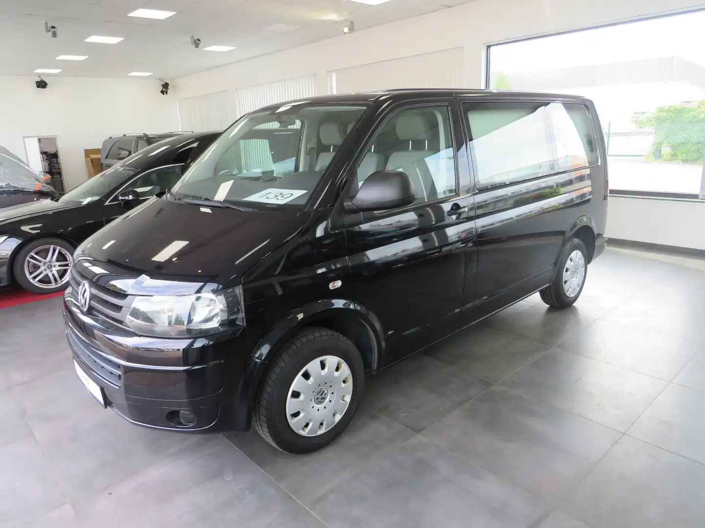 Volkswagen T5 Stolle Bestattungswagen / Leichenwagen Zwart - 1