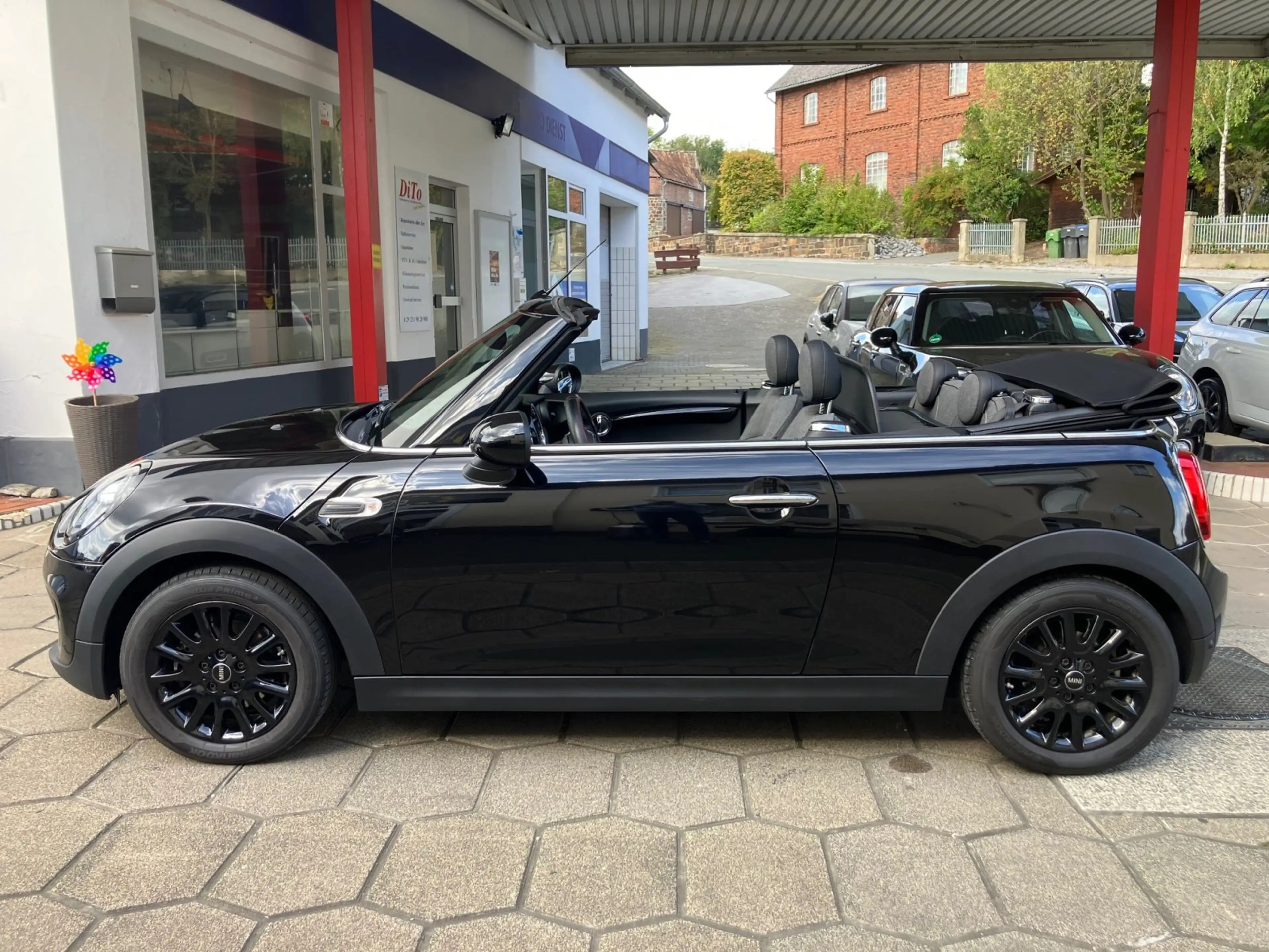 MINI Cooper Cabrio 1.5 Chili LED SHZ NAVI PDC — photo 2