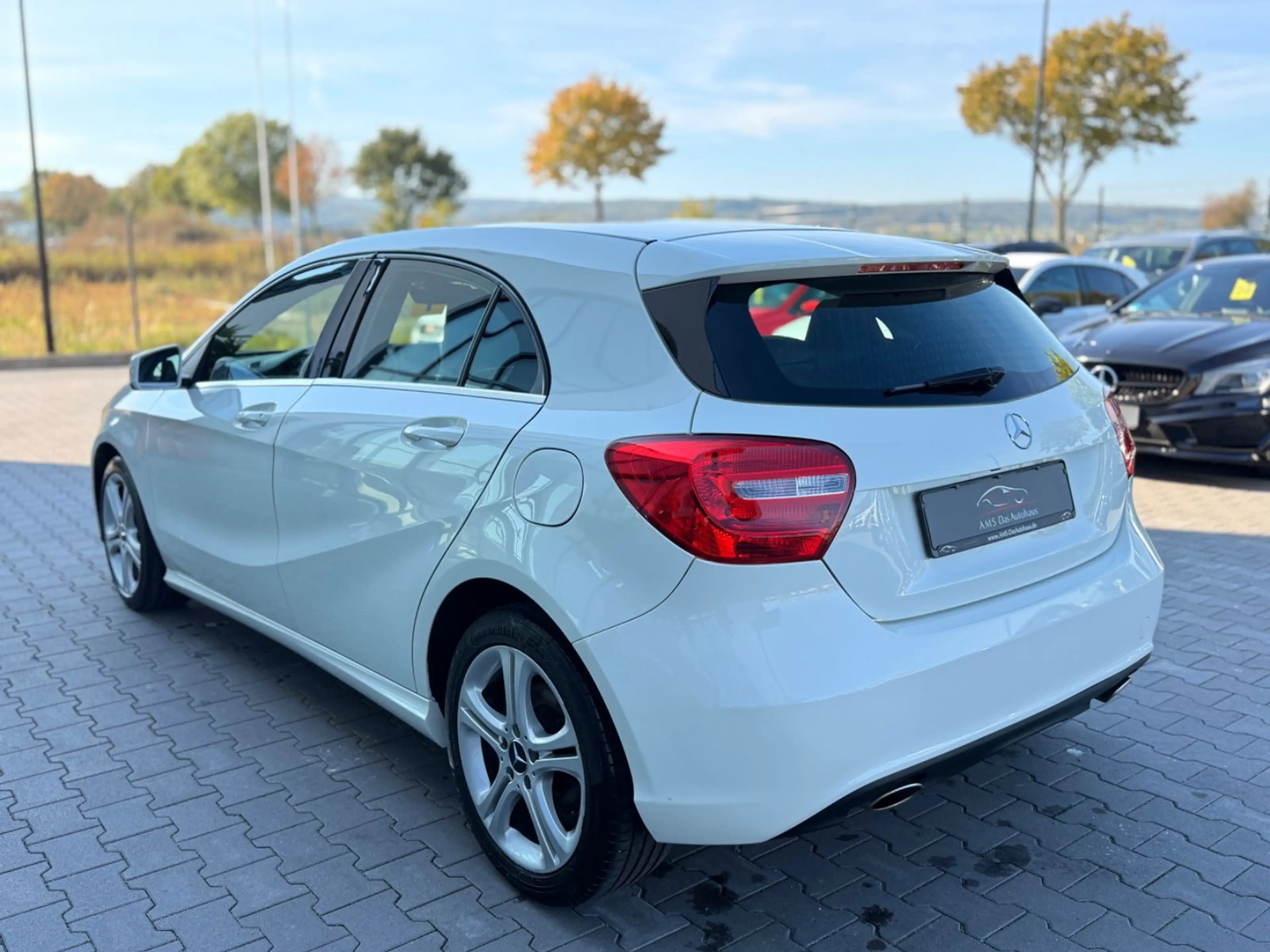 Mercedes-Benz A 180 BlueEfficiency AHK SHZ Navi Leder — photo 5