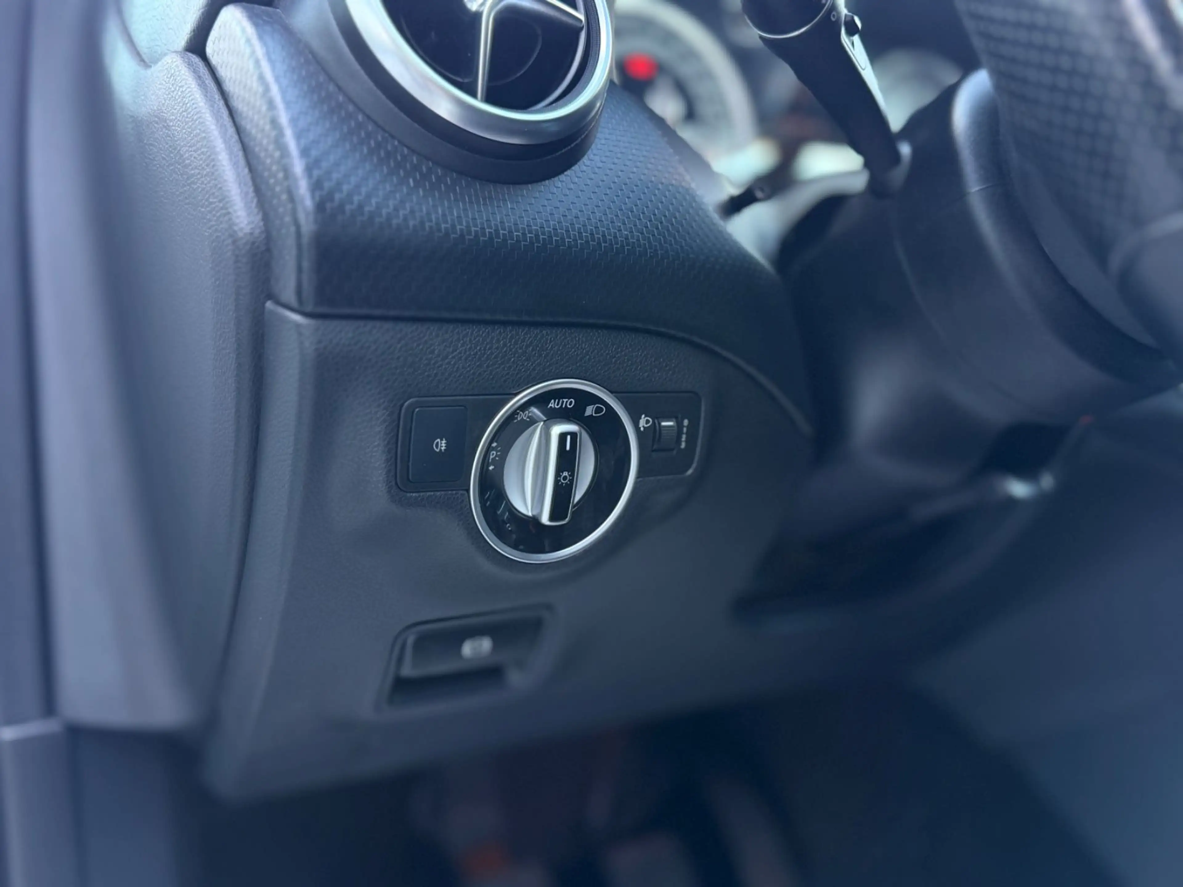 Mercedes-Benz A 180 BlueEfficiency AHK SHZ Navi Leder — photo 8