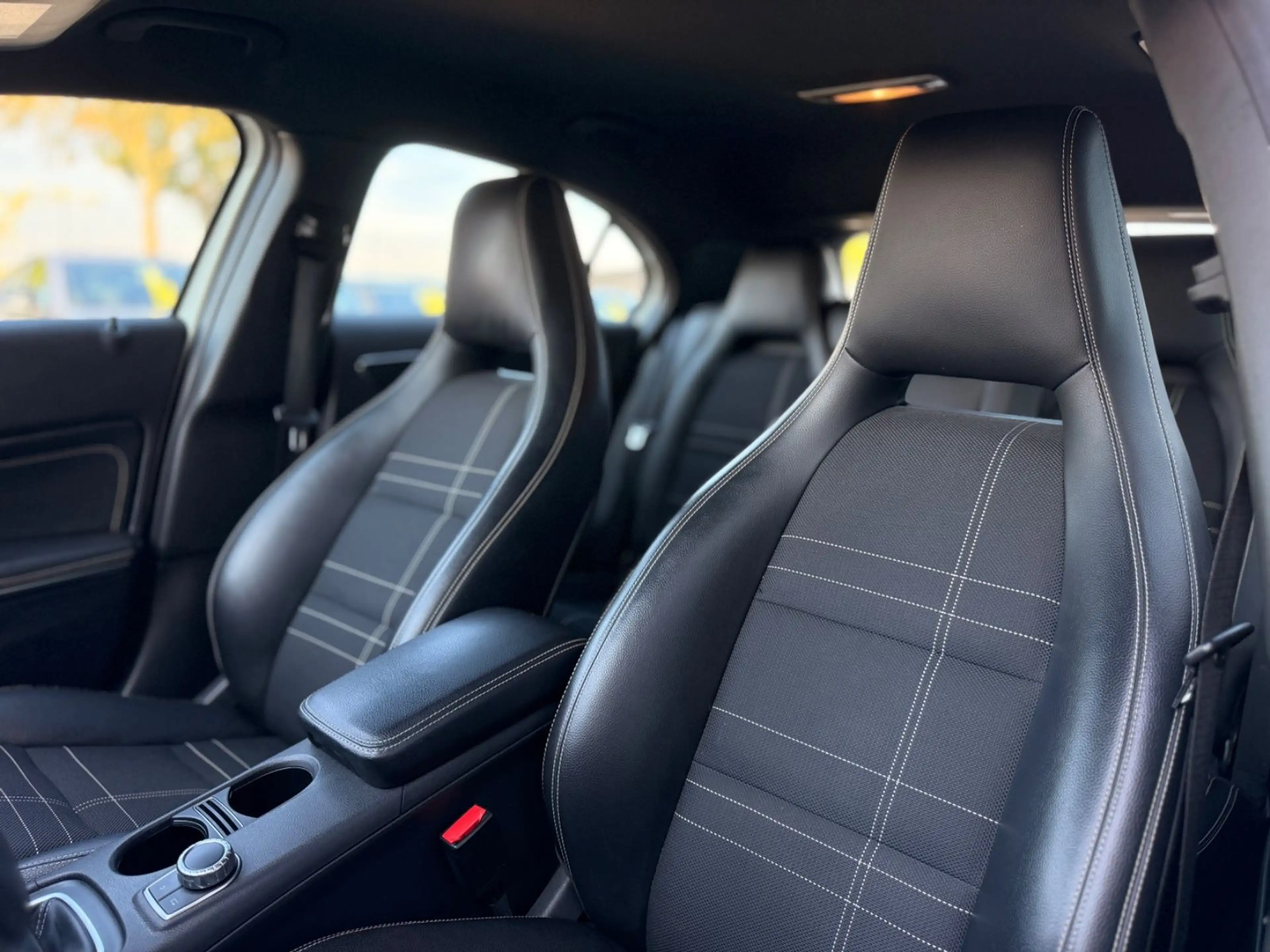 Mercedes-Benz A 180 BlueEfficiency AHK SHZ Navi Leder — photo 10