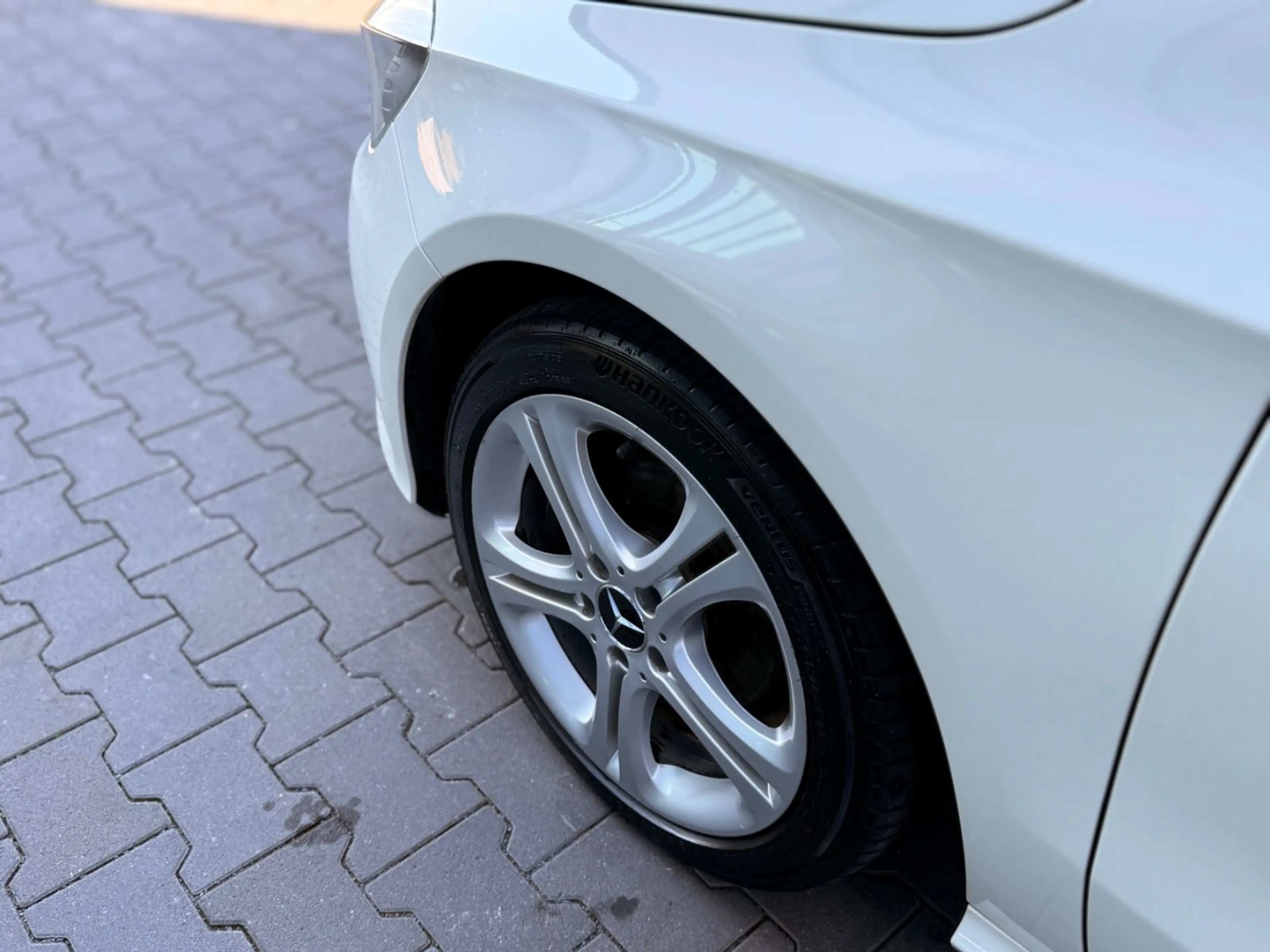 Mercedes-Benz A 180 BlueEfficiency AHK SHZ Navi Leder — photo 6