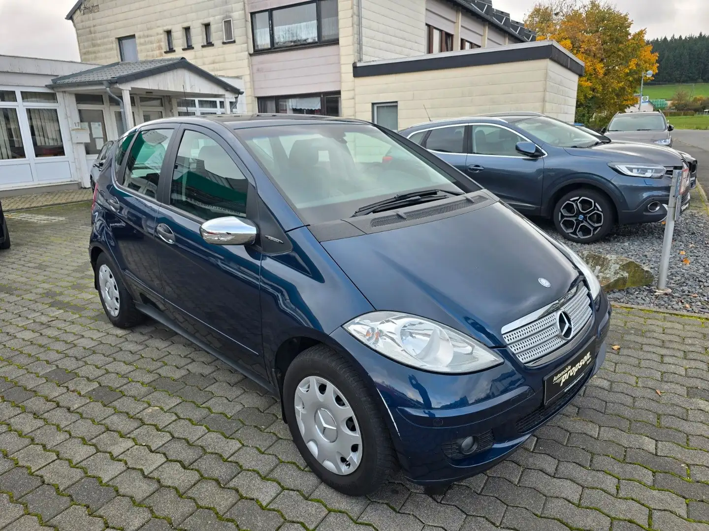 Mercedes-Benz A 150 Automatik COMAND SHZ STANDHEIZUNG - 2