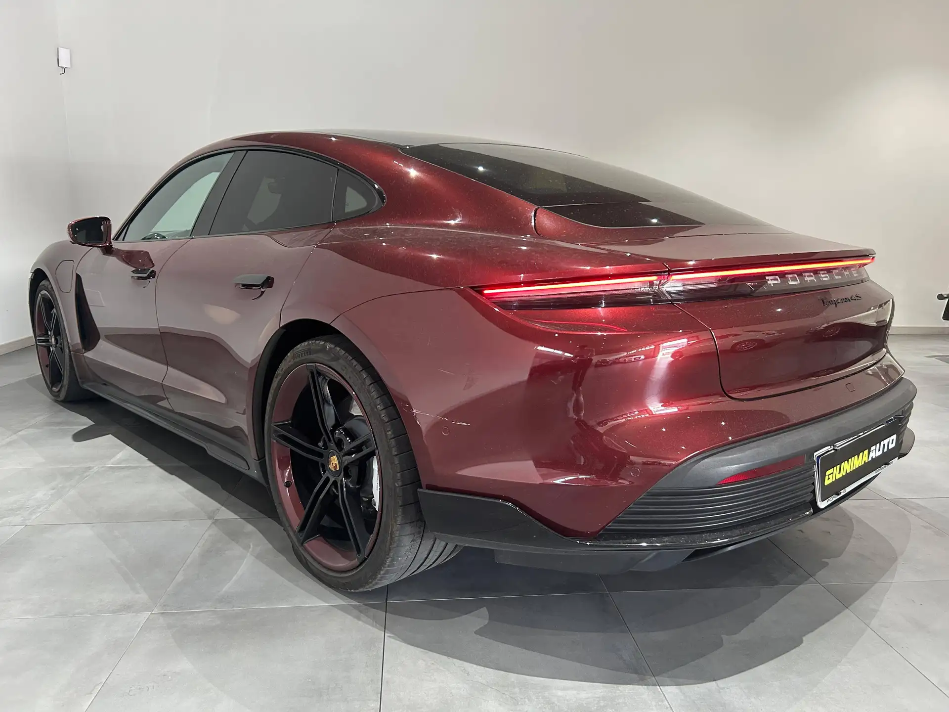 Porsche Taycan 2022 버건디 사진 4