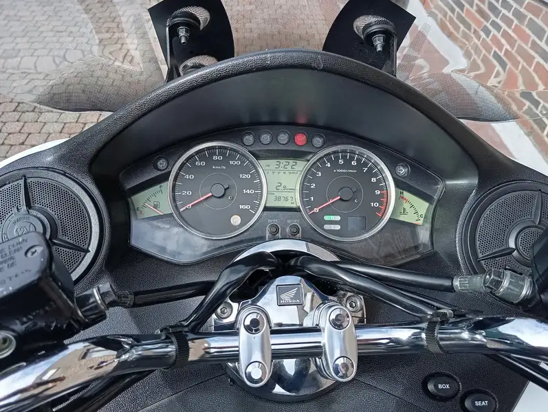 Honda Forza 250 - foto 6