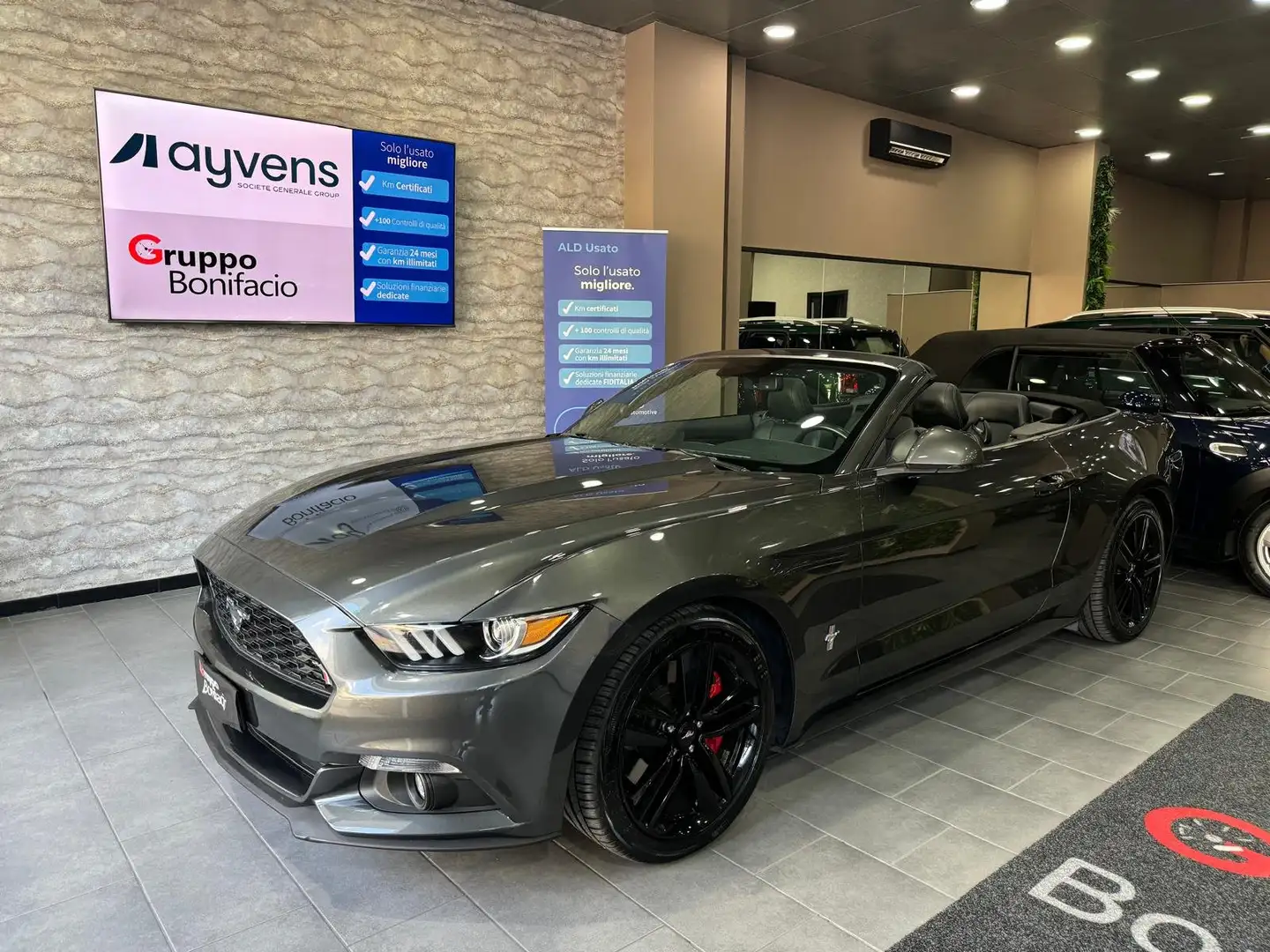 Ford Mustang Convertible 2.3 EcoBoost aut. Grijs - 1
