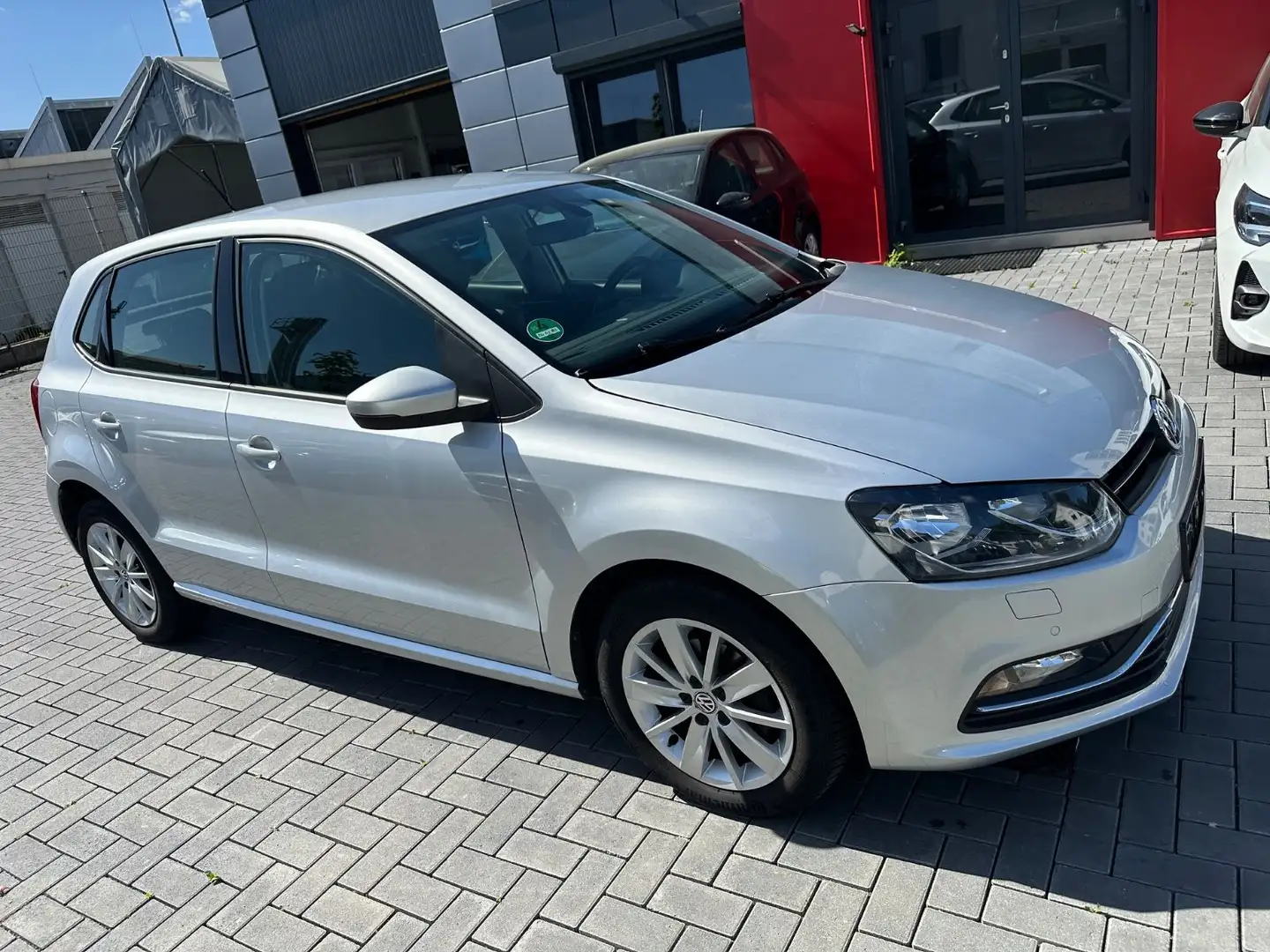 Volkswagen Polo V Comfortline BMT/Start-Stopp Plateado - 2