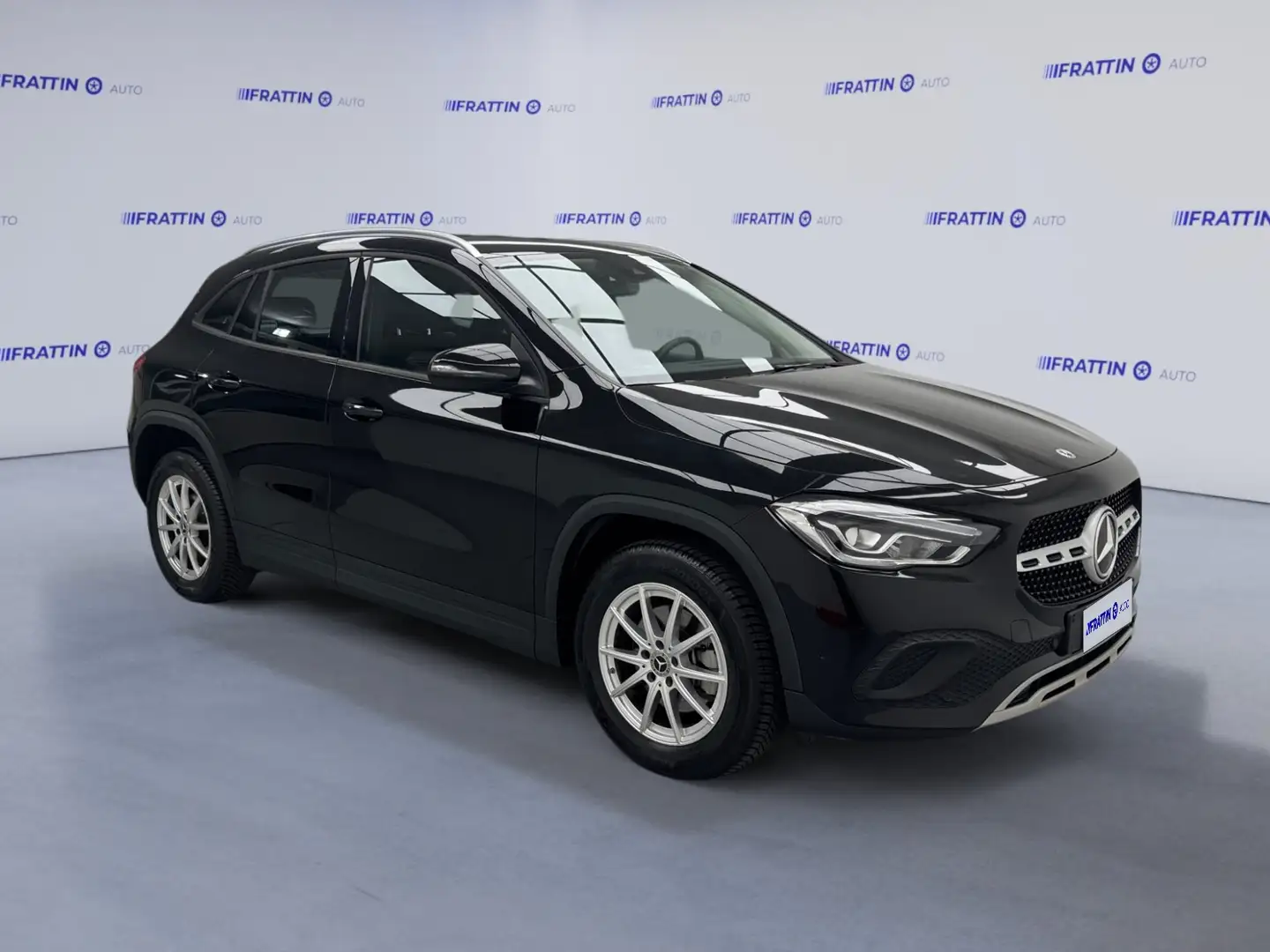 Mercedes-Benz GLA 180 180 d Automatic Business Extra Schwarz - 2