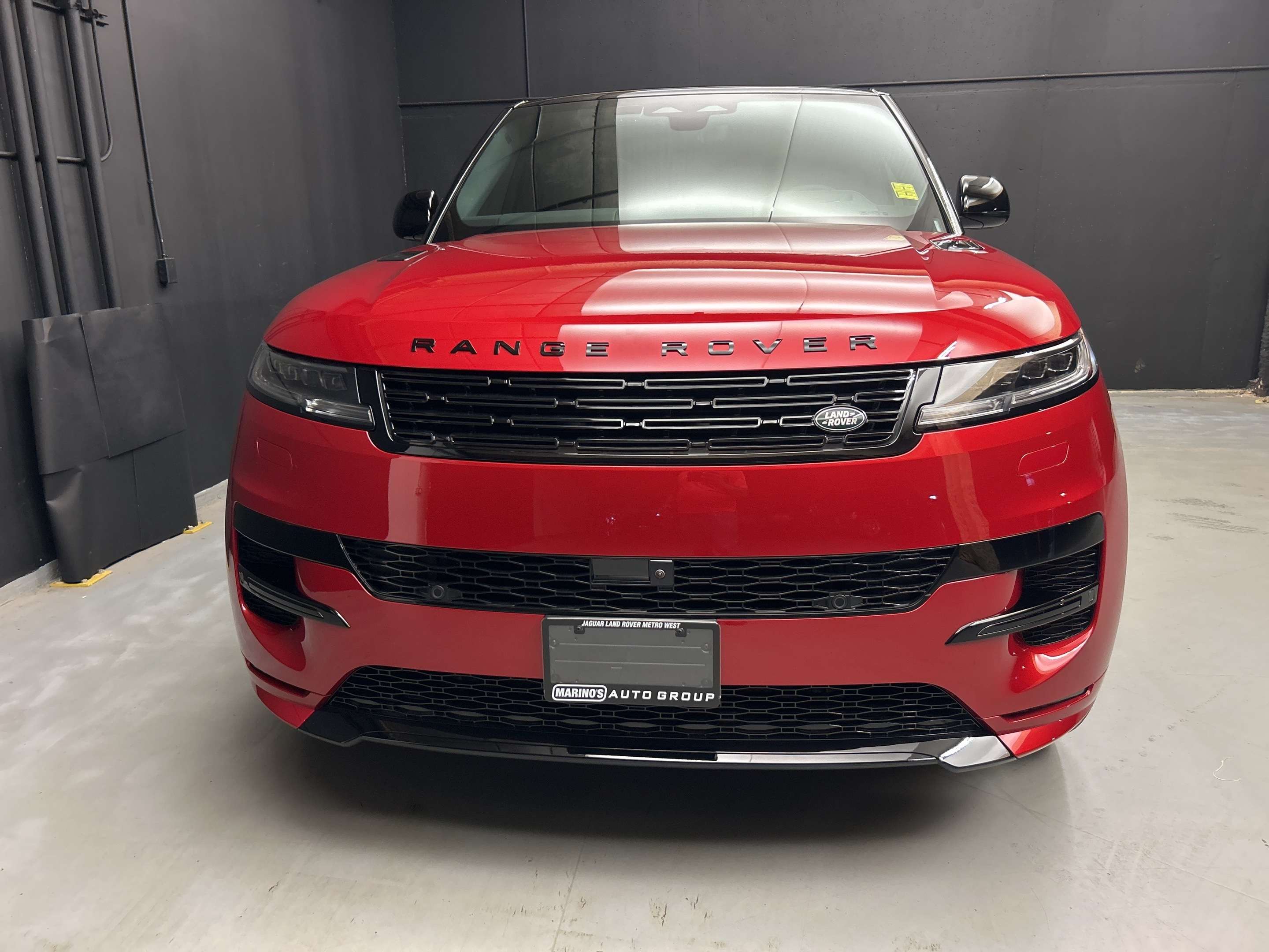2025 Land Rover Range Rover Sport Dynamic HSE alt 2