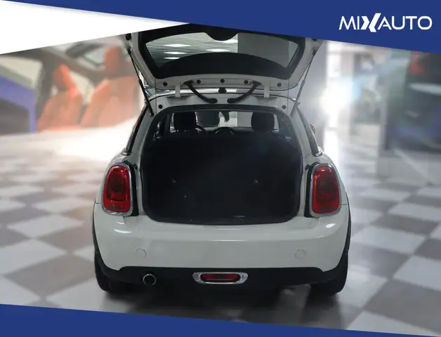 Mini Cooper Cooper view 7