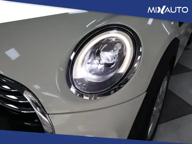 Mini Cooper Cooper view 10
