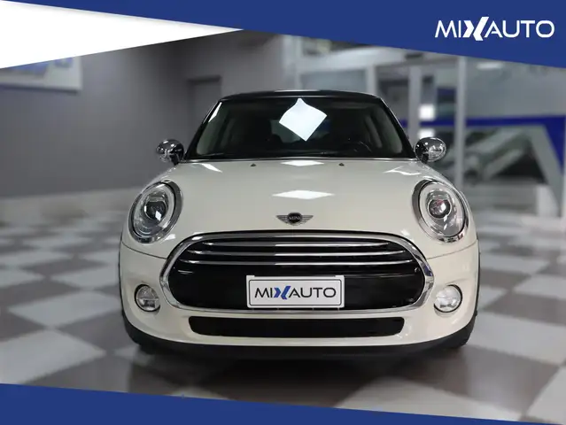 Mini Cooper Cooper view 2
