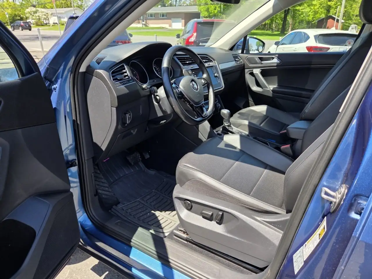 Volkswagen Tiguan снимка Volkswagen Tiguan