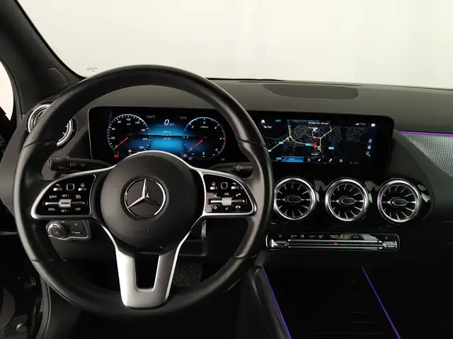 Mercedes-Benz Gla view 12