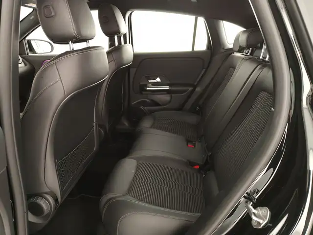 Mercedes-Benz Gla view 8