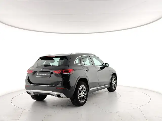 Mercedes-Benz Gla view 4