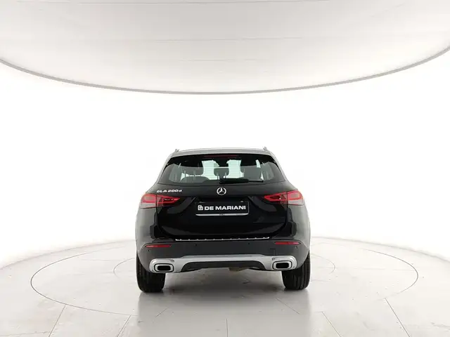 Mercedes-Benz Gla view 10