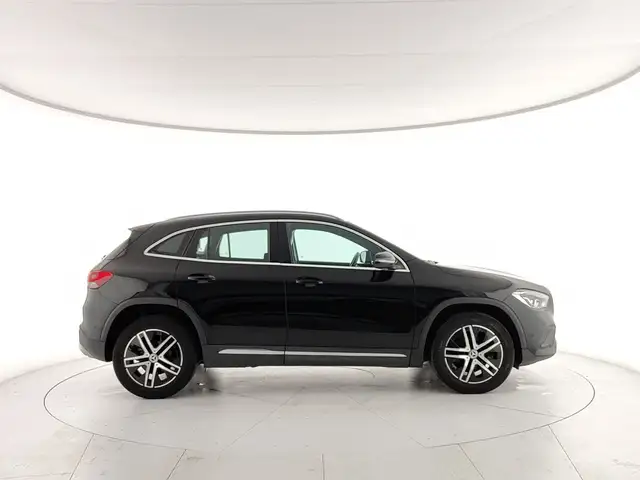 Mercedes-Benz Gla view 5