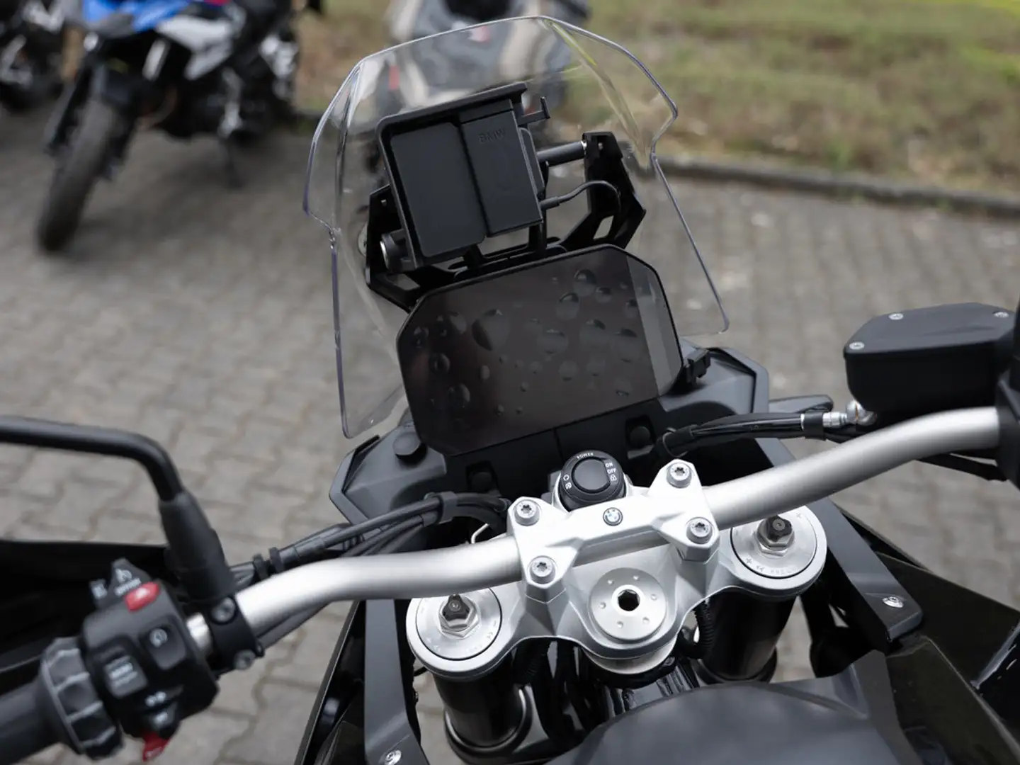 BMW F 900 GS AKRAPOVIC DYNAMIC-P. GRIFFHEIZUNG Zwart - 2