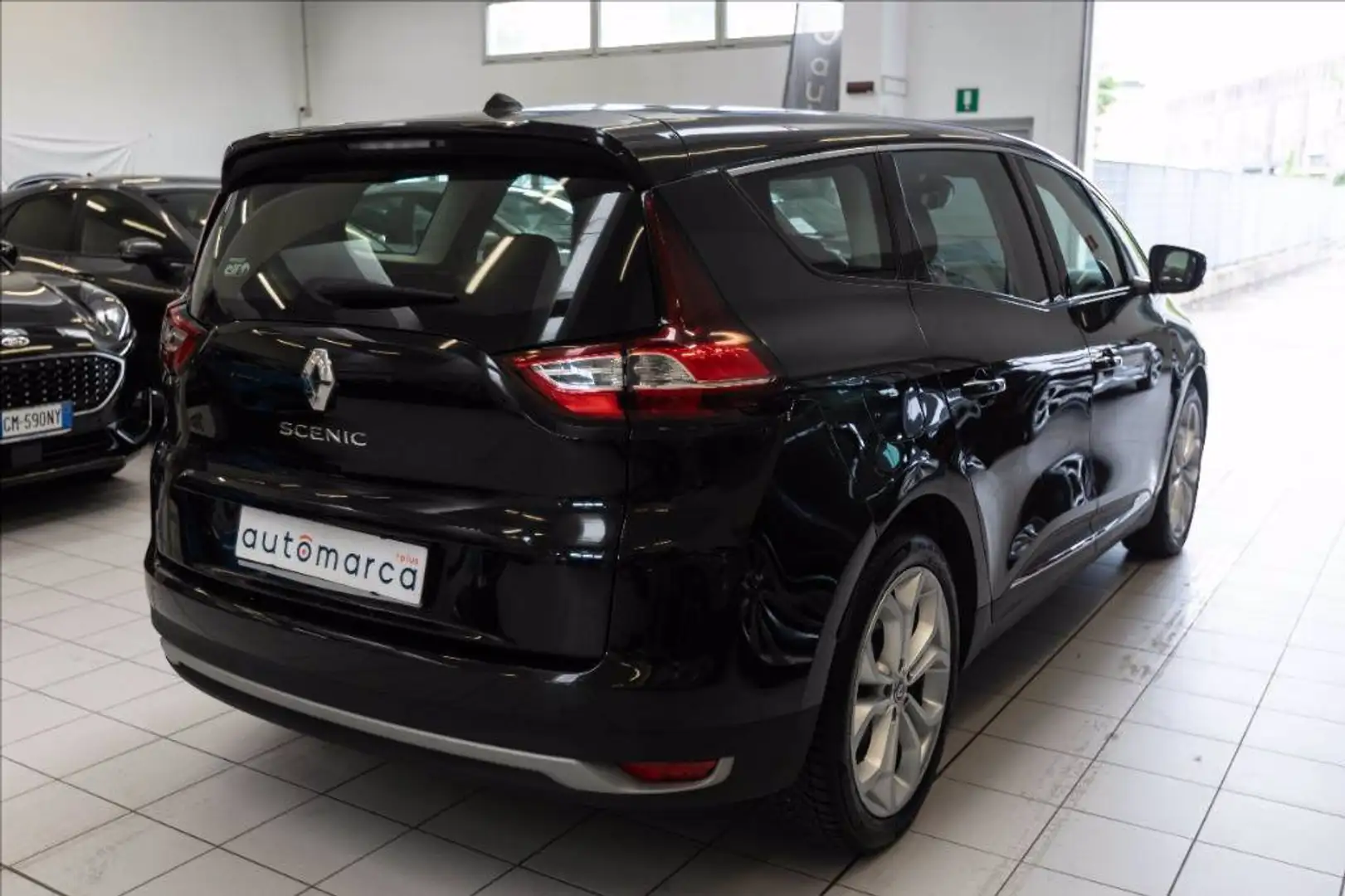 Renault Grand Scenic 1.7 blue dci Business 120cv edc crna - 2