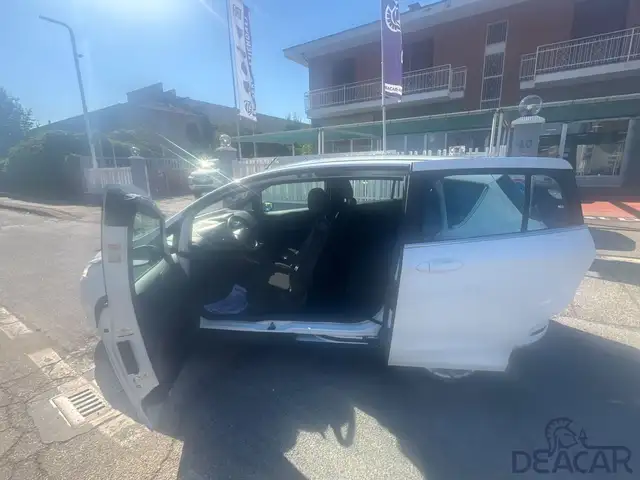 Ford B-Max view 12