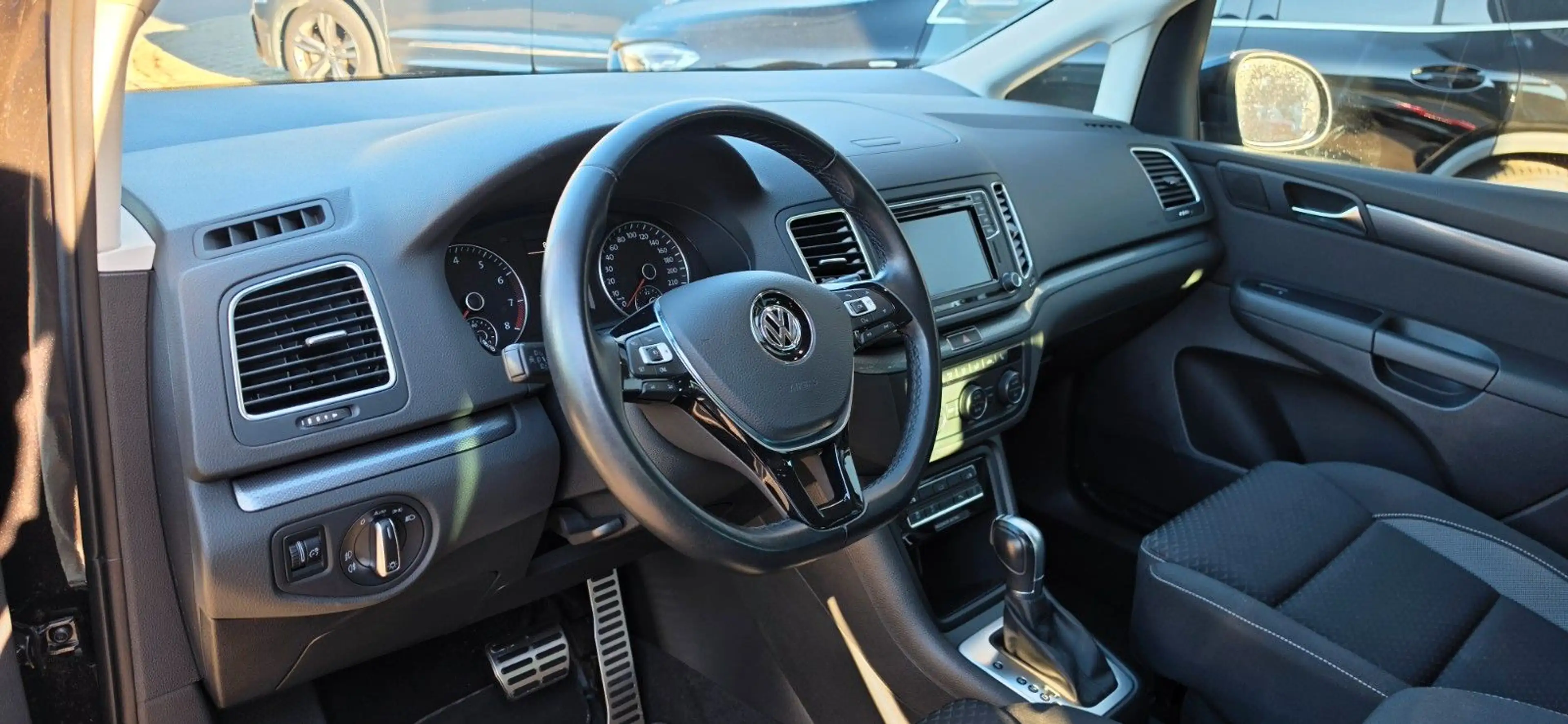 Volkswagen Sharan Active*7SITZER*ASSIST*ACC*KINDERSITZ* — photo 9