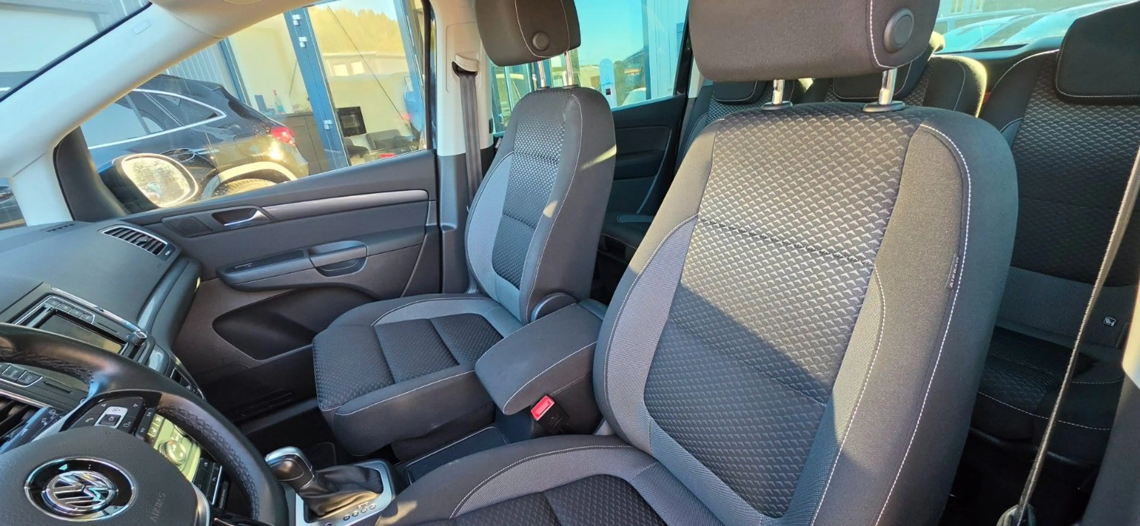 Volkswagen Sharan Active*7SITZER*ASSIST*ACC*KINDERSITZ* — photo 10