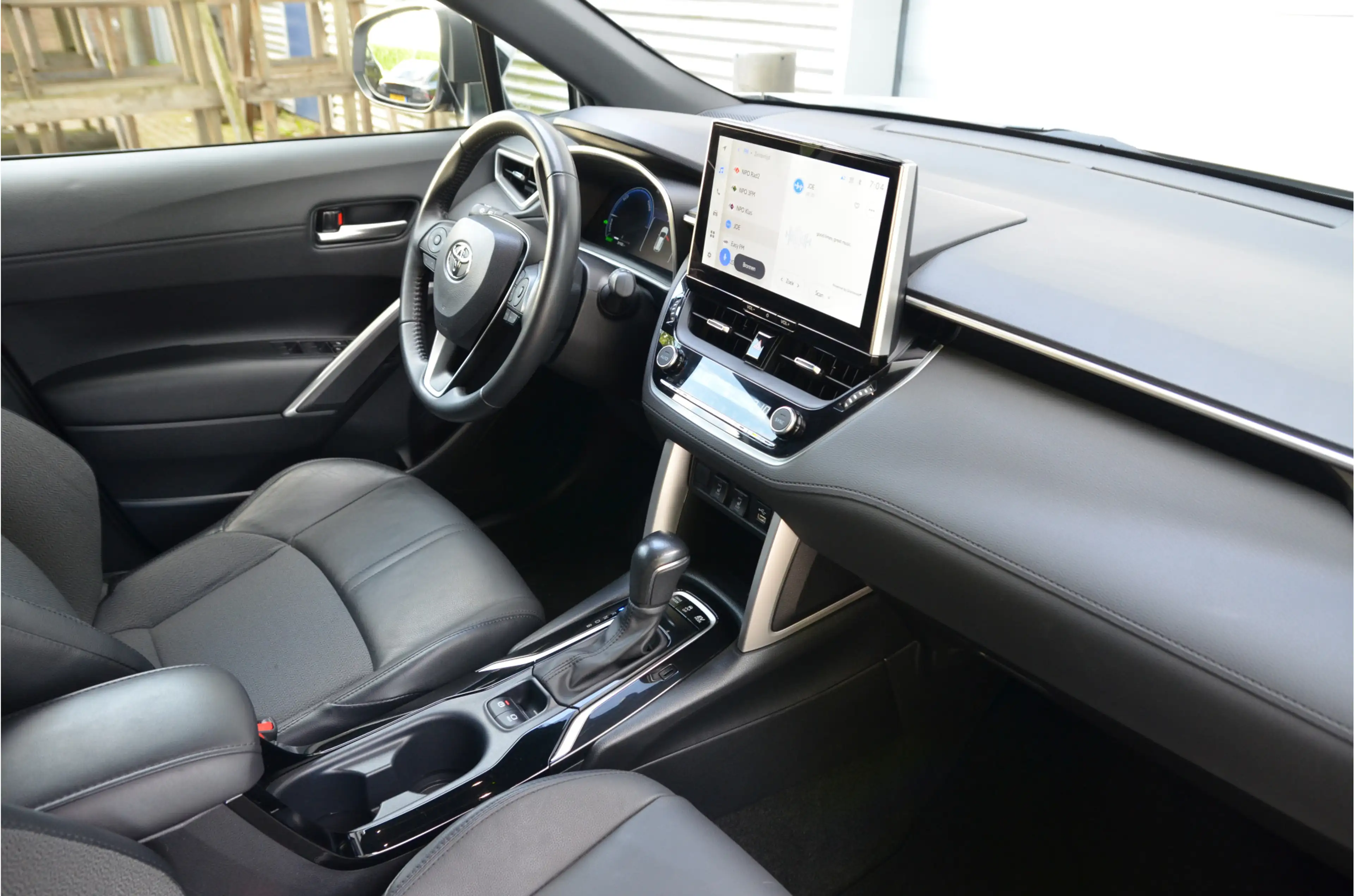Toyota Corolla Cross Hybrid 140 Style + Premium Pack I Panorama-glasdak — photo 11