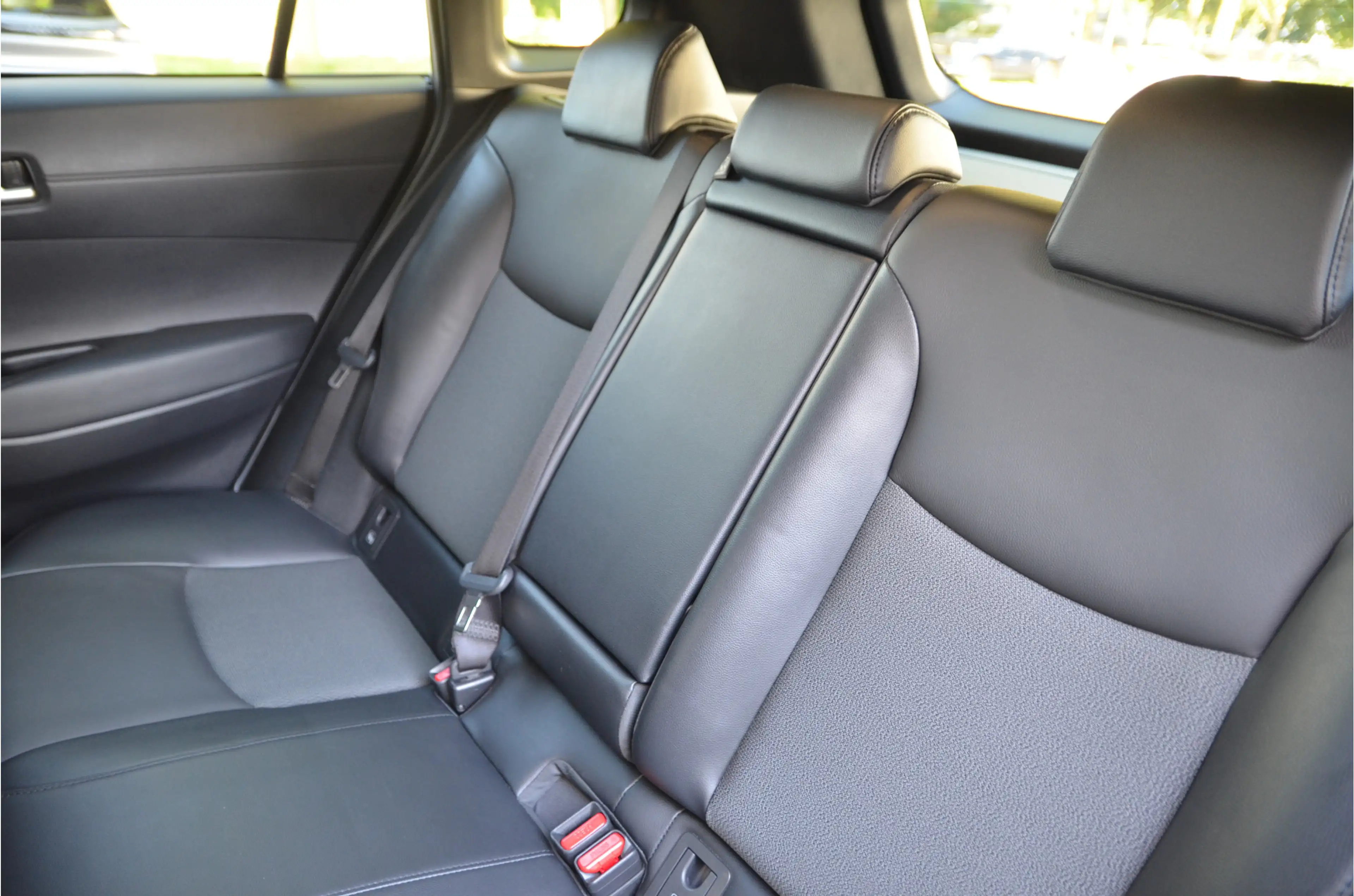 Toyota Corolla Cross Hybrid 140 Style + Premium Pack I Panorama-glasdak — photo 13