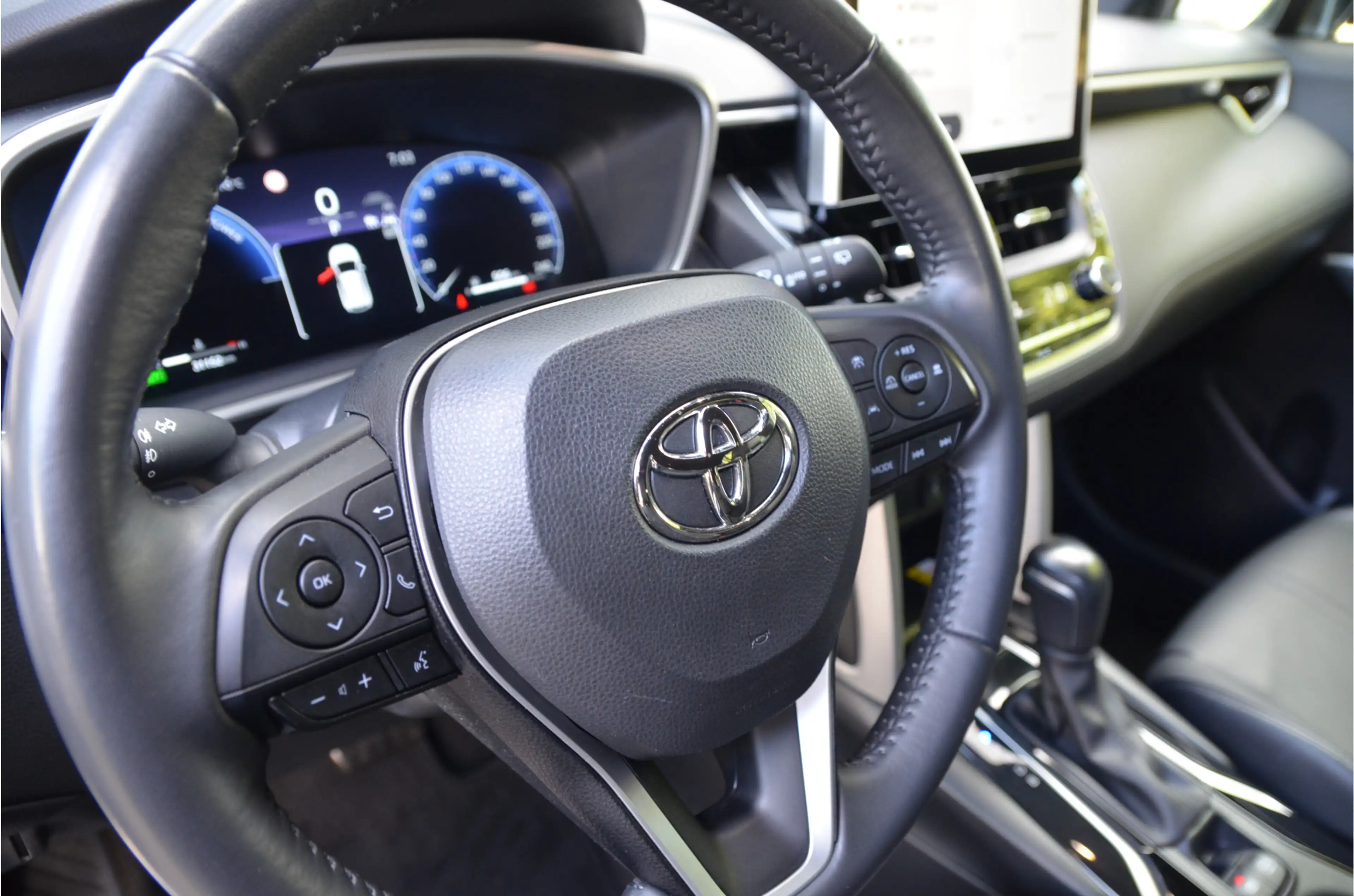Toyota Corolla Cross Hybrid 140 Style + Premium Pack I Panorama-glasdak — photo 15