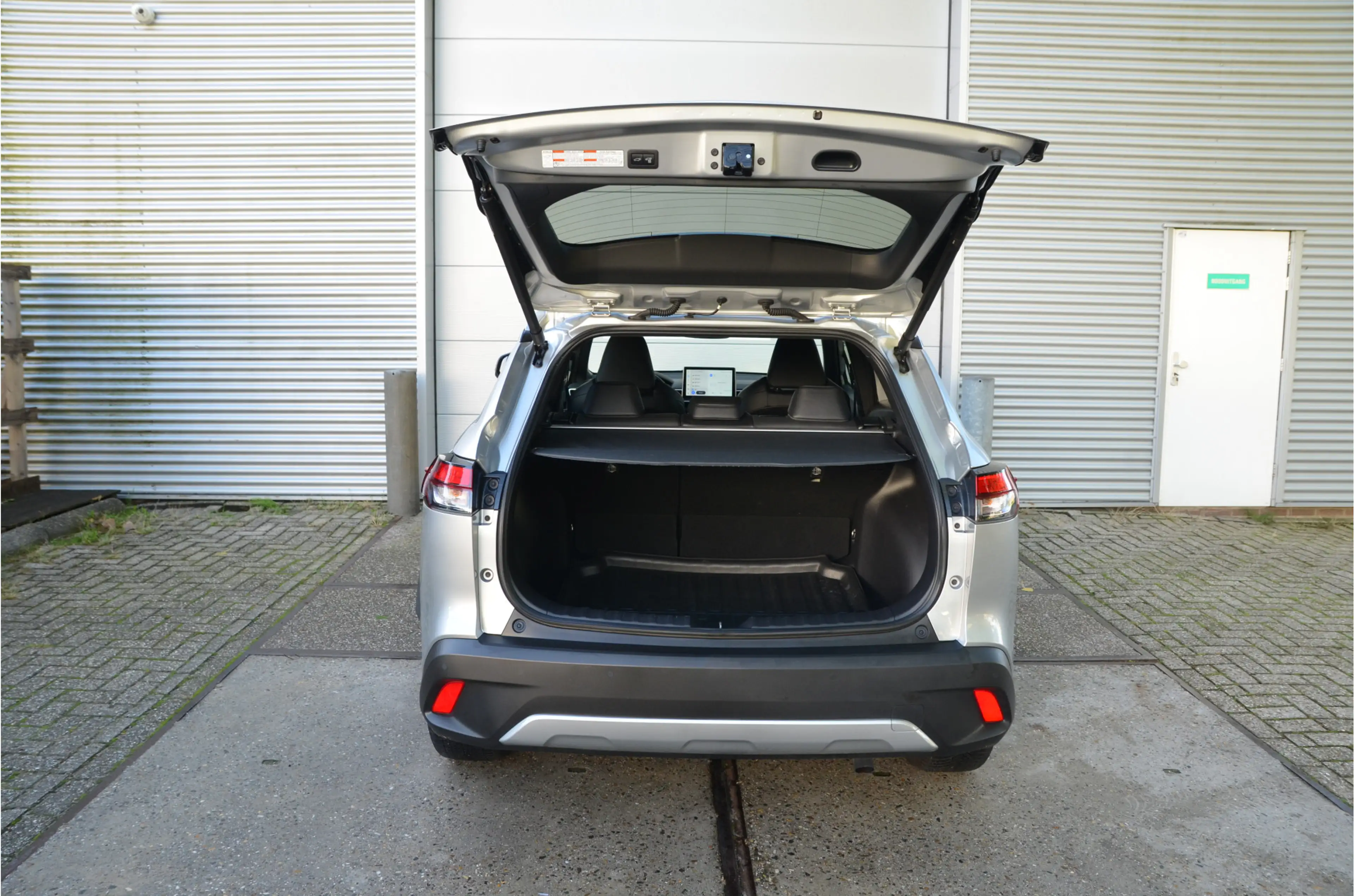 Toyota Corolla Cross Hybrid 140 Style + Premium Pack I Panorama-glasdak — photo 27