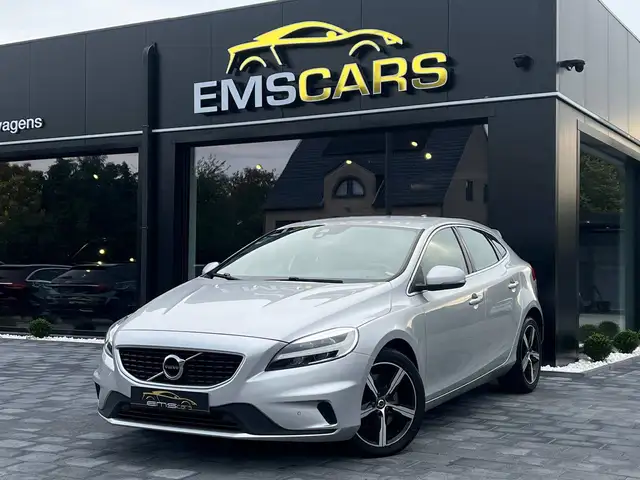 Volvo V40 2.0 D3 R-Design Automaat- Navi- Alcantara- Trekhaak- Led- Garantie!