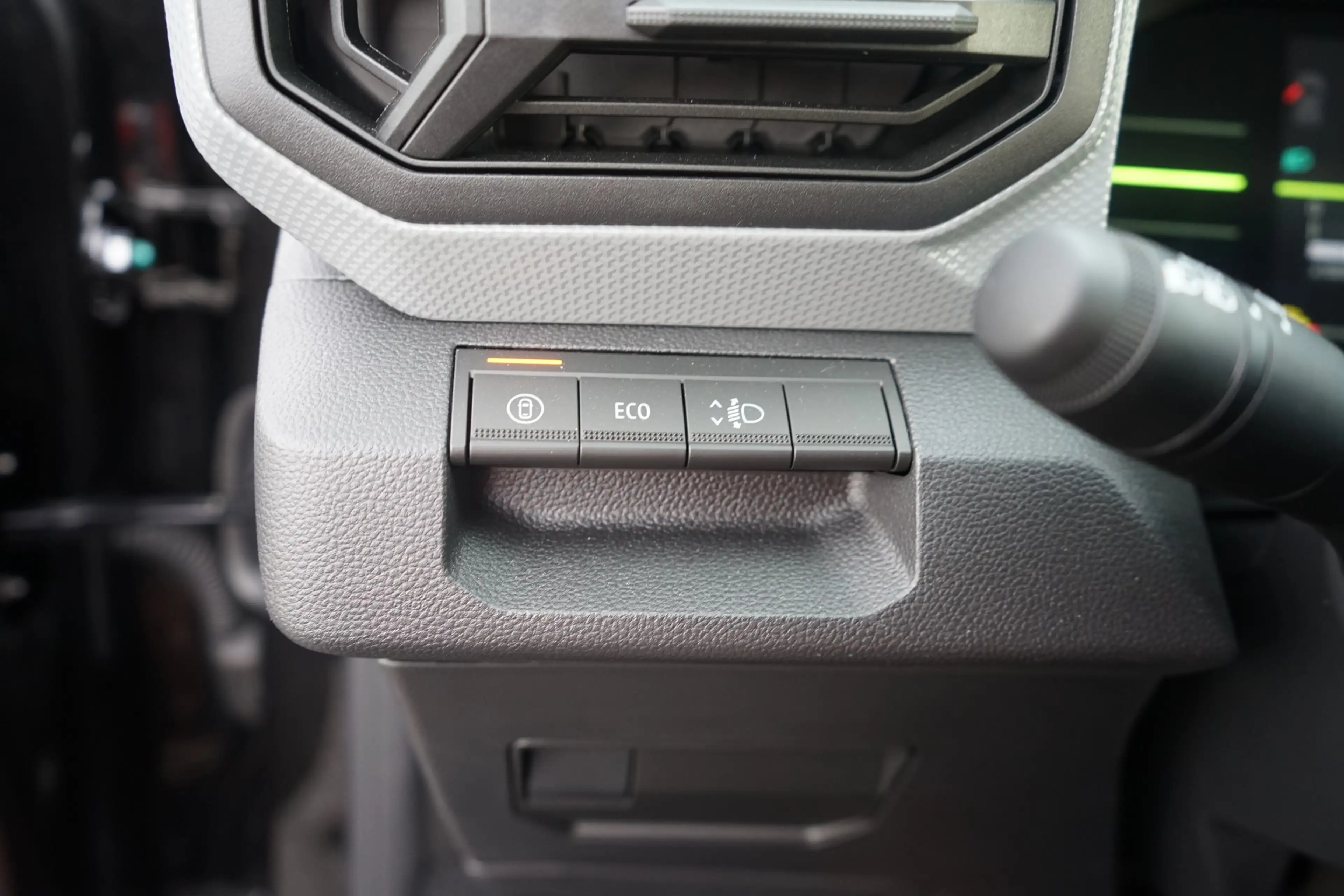 Dacia Bigster Essential 140 mHev LED Kamera — photo 15
