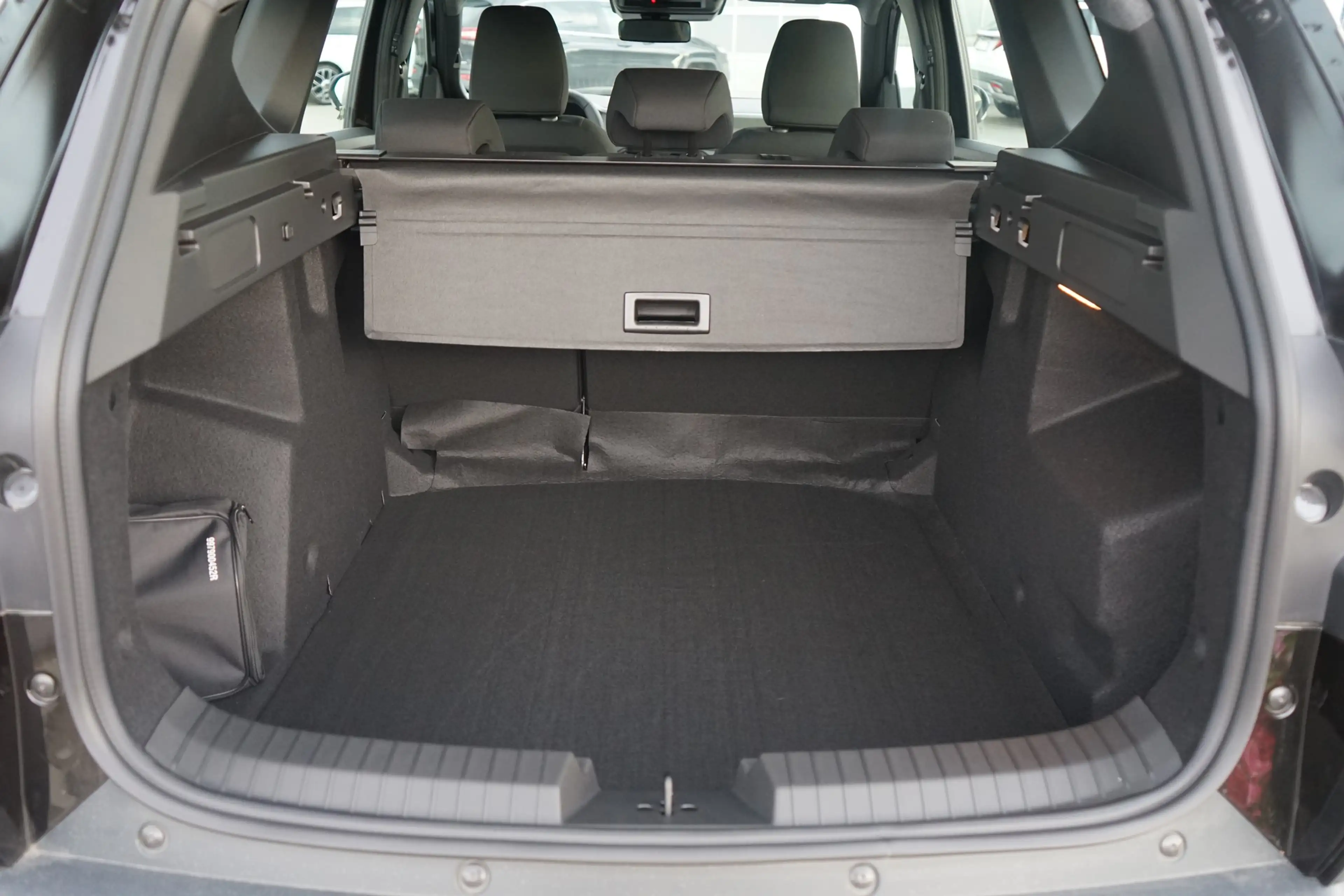 Dacia Bigster Essential 140 mHev LED Kamera — photo 8