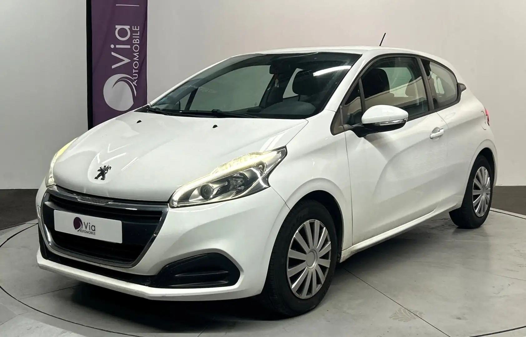 Peugeot 208 1.2 PureTech 82ch BVM5 Active Blanc - 1