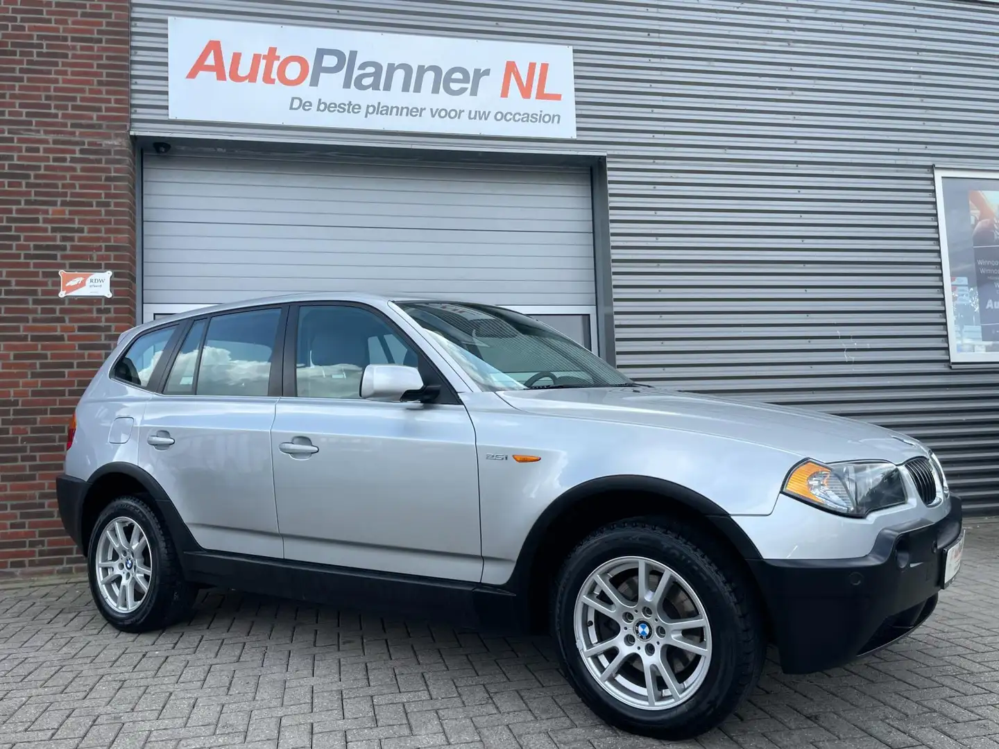 BMW X3 2.5i! Airco! Automaat! Lage kmstand! Youngtimer! Gris - 2