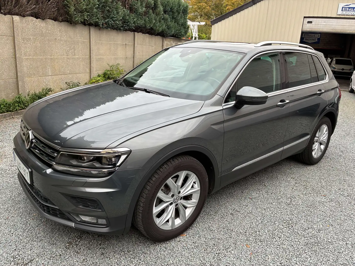 Volkswagen Tiguan Tiguan 2.0 TDi SCR Highline DSG virtual cockpit Gris - 1