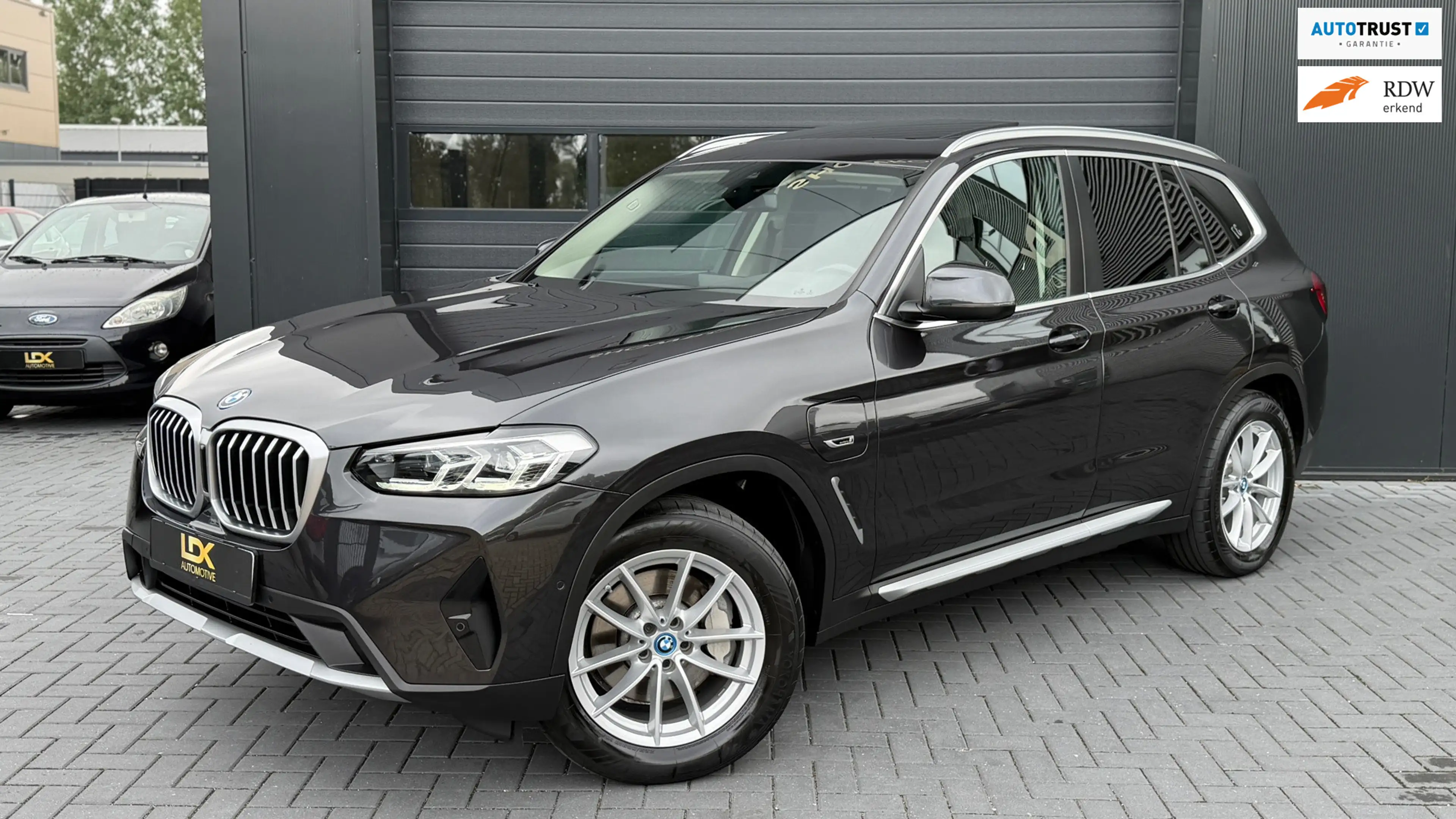 BMW X3 XDrive30e High Executive Pano|Keyless|Camera|Leder