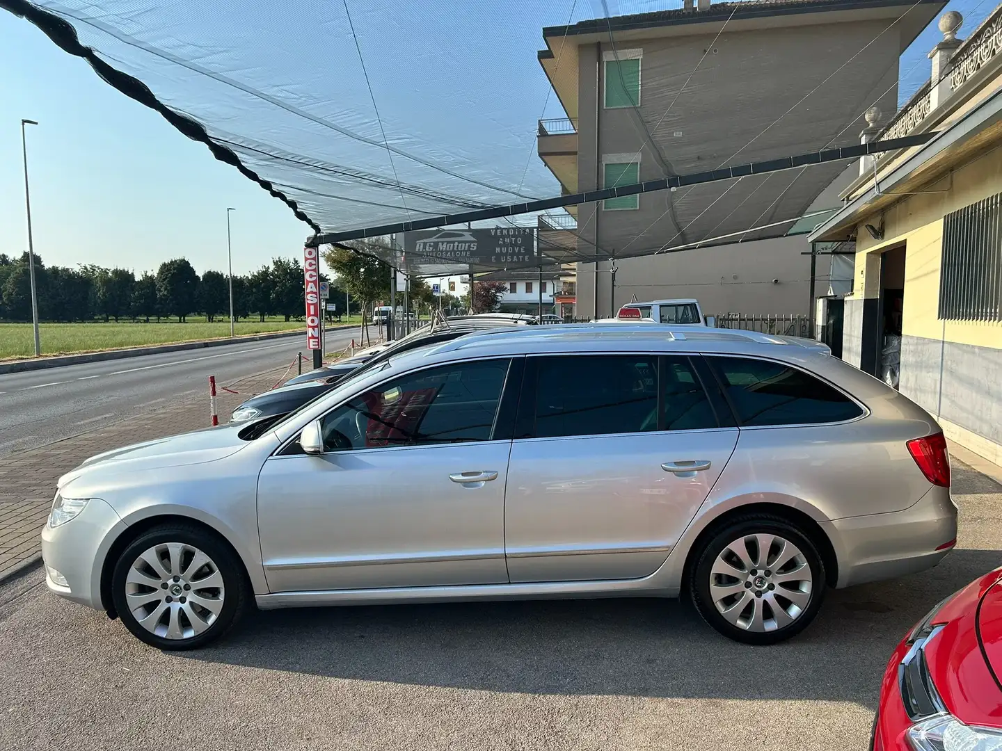 Skoda Superb Wagon 2.0 TDI 170CV DSG Elegance Argent - 2