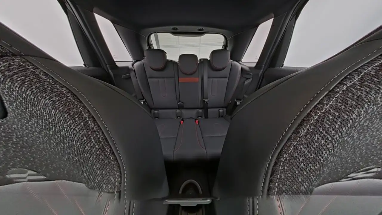 MINI Cooper C John Cooper Works Trim 26