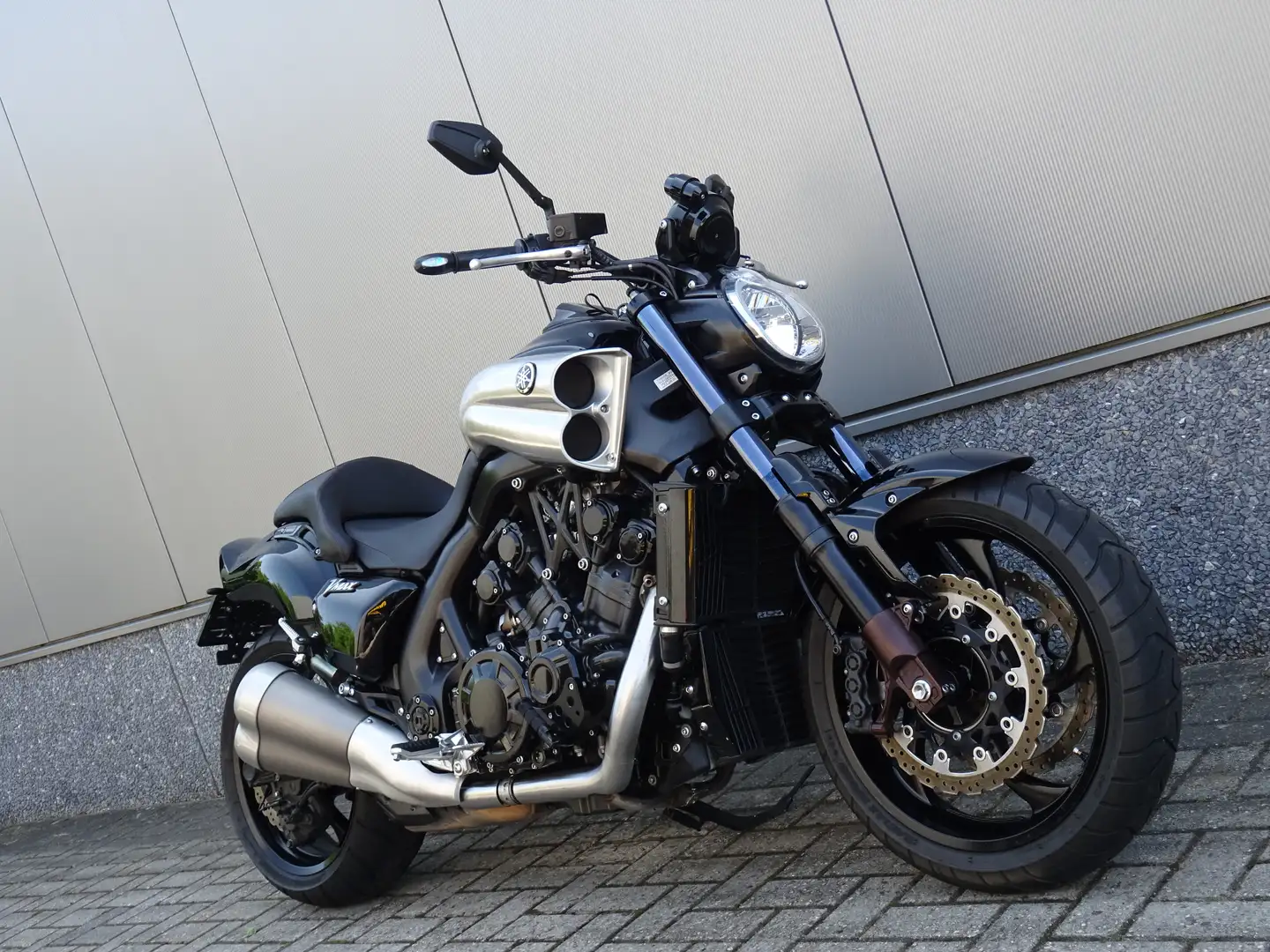 Yamaha Vmax 1700 Negru - 2