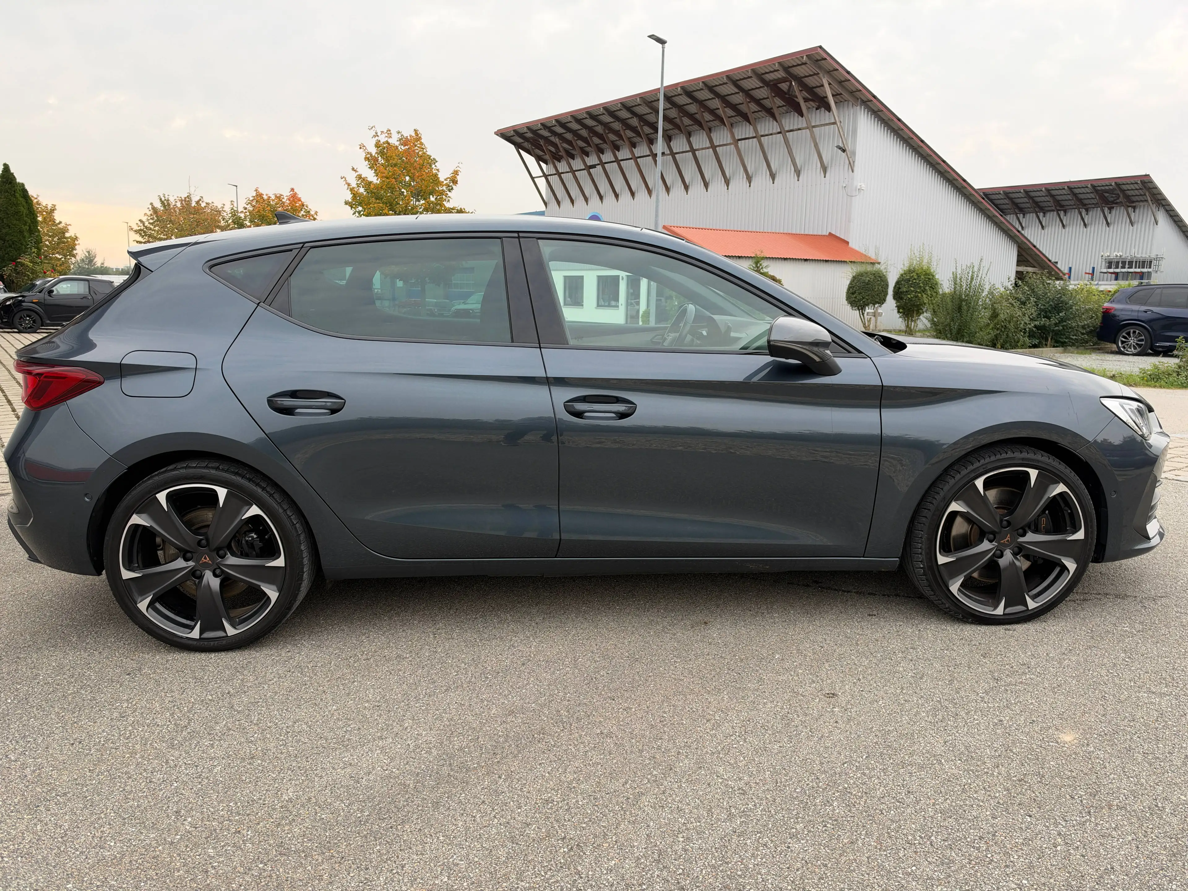 CUPRA Leon VZ e-Hybrid *PANORAMA*DAB*LED*SPORTSITZE*NAVI*TOP — photo 5