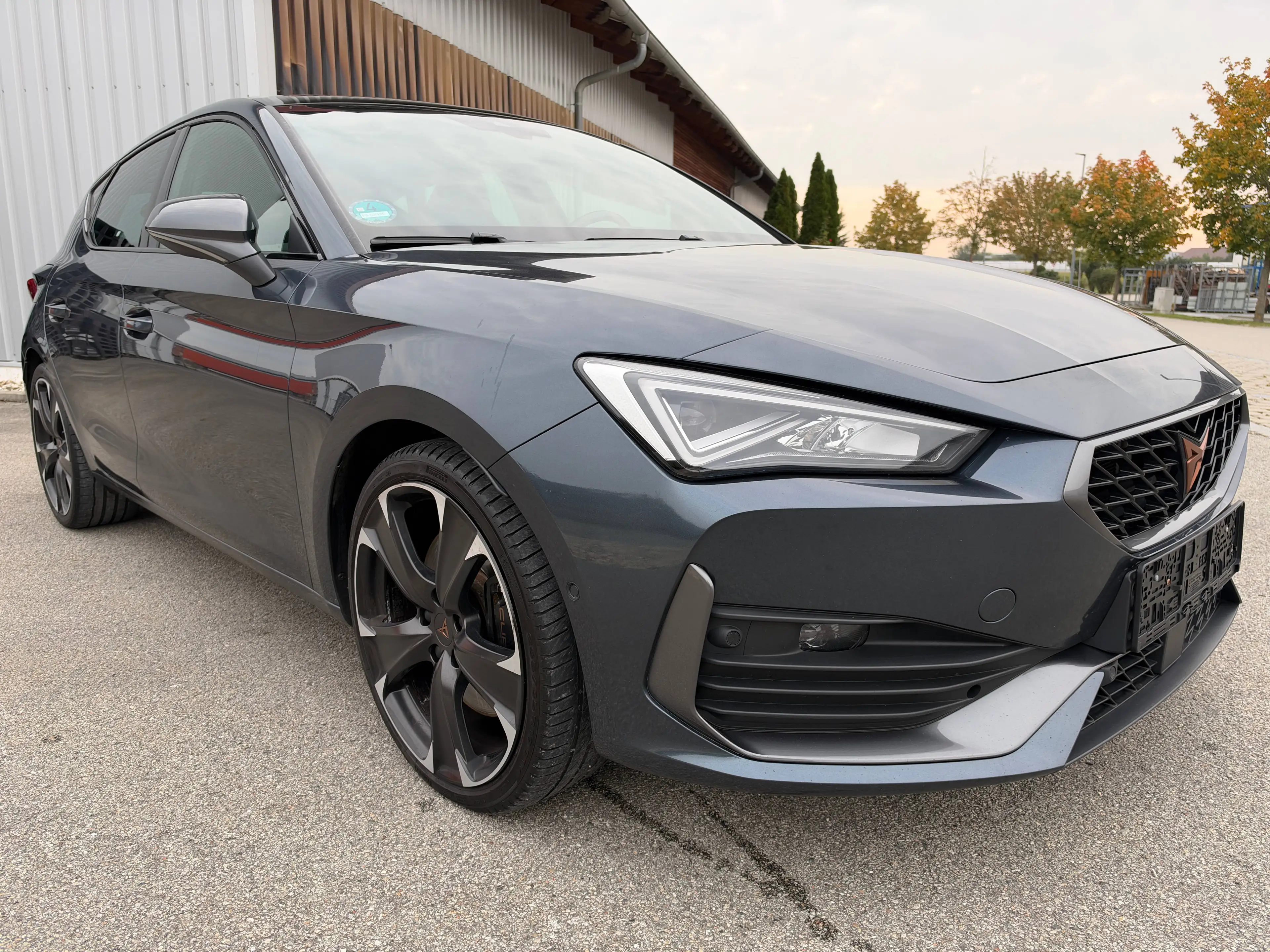 CUPRA Leon VZ e-Hybrid *PANORAMA*DAB*LED*SPORTSITZE*NAVI*TOP — photo 6